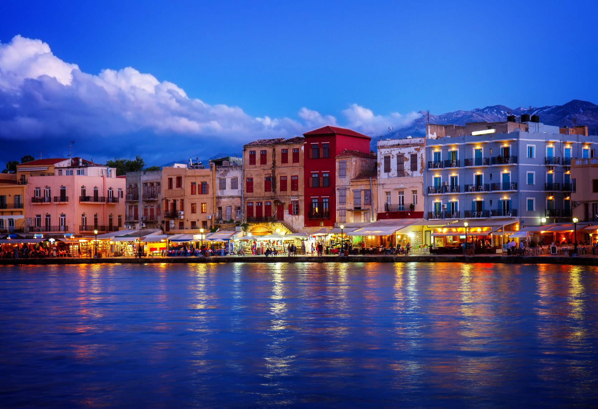 DEST_GREECE_CRETE_CHANIA-venetian-habour-GettyImages-626807428.jpg