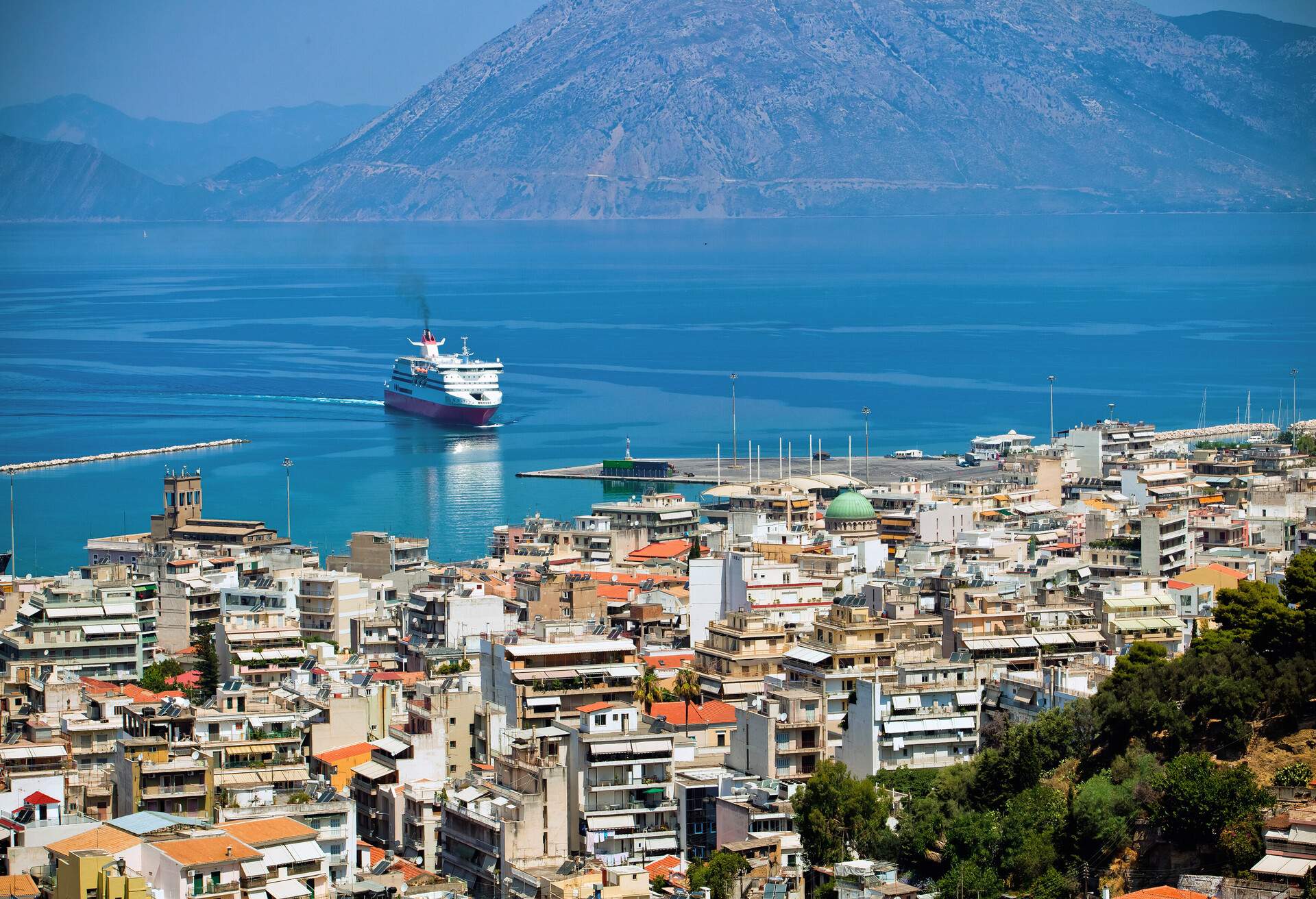 DEST_GREECE_PATRAS-shutterstock-premier_98382941.jpg