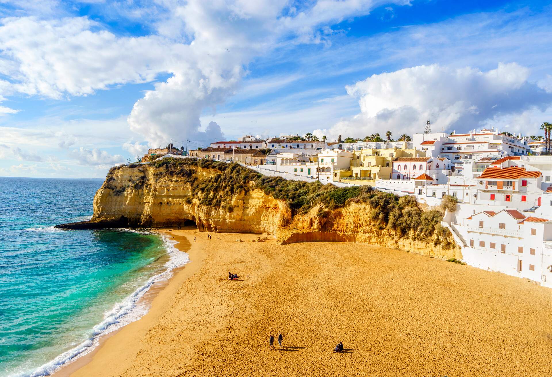 DEST_PORTUGAL_FARO_CARVOEIRA-BEACH_GettyImages-949170422.jpg