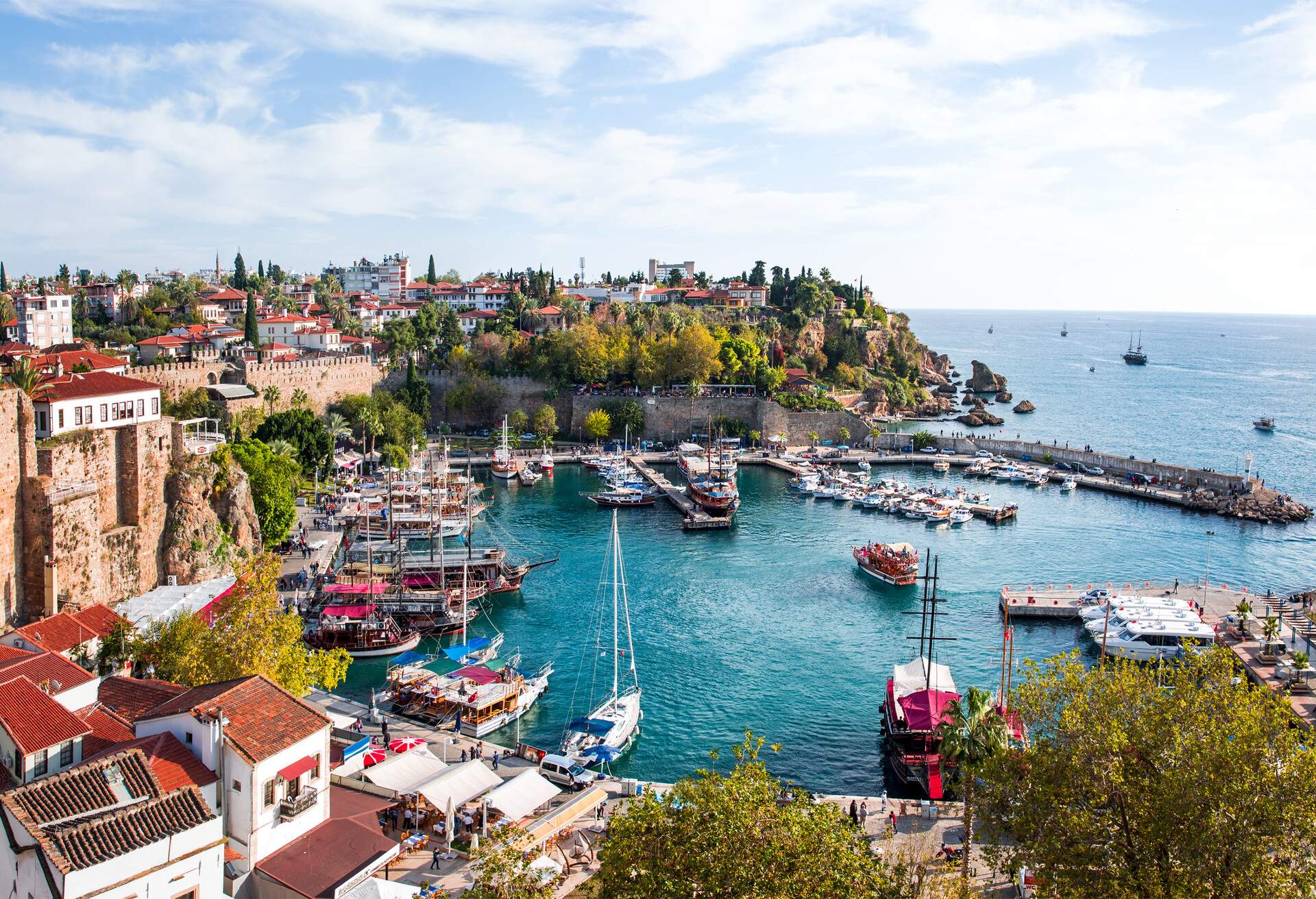 DEST_TURKEY_ANTALYA_Old-town-Kaleici-in-Antalya-turkish-Riviera