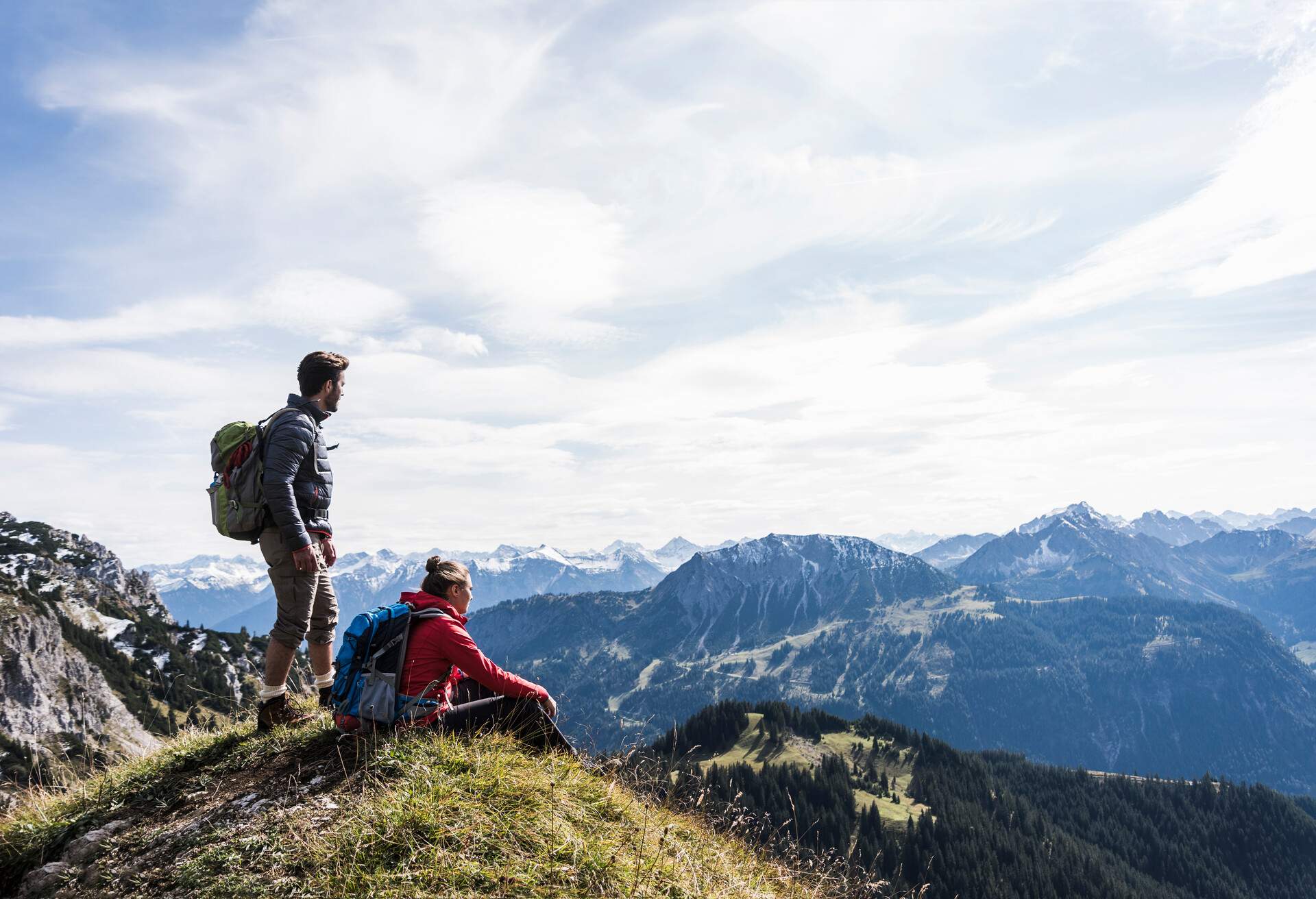 DEST_AUSTRIA_TYROL_HIKING_MOUNTAIN_NATURE_PEOPLE_GettyImages-932632504