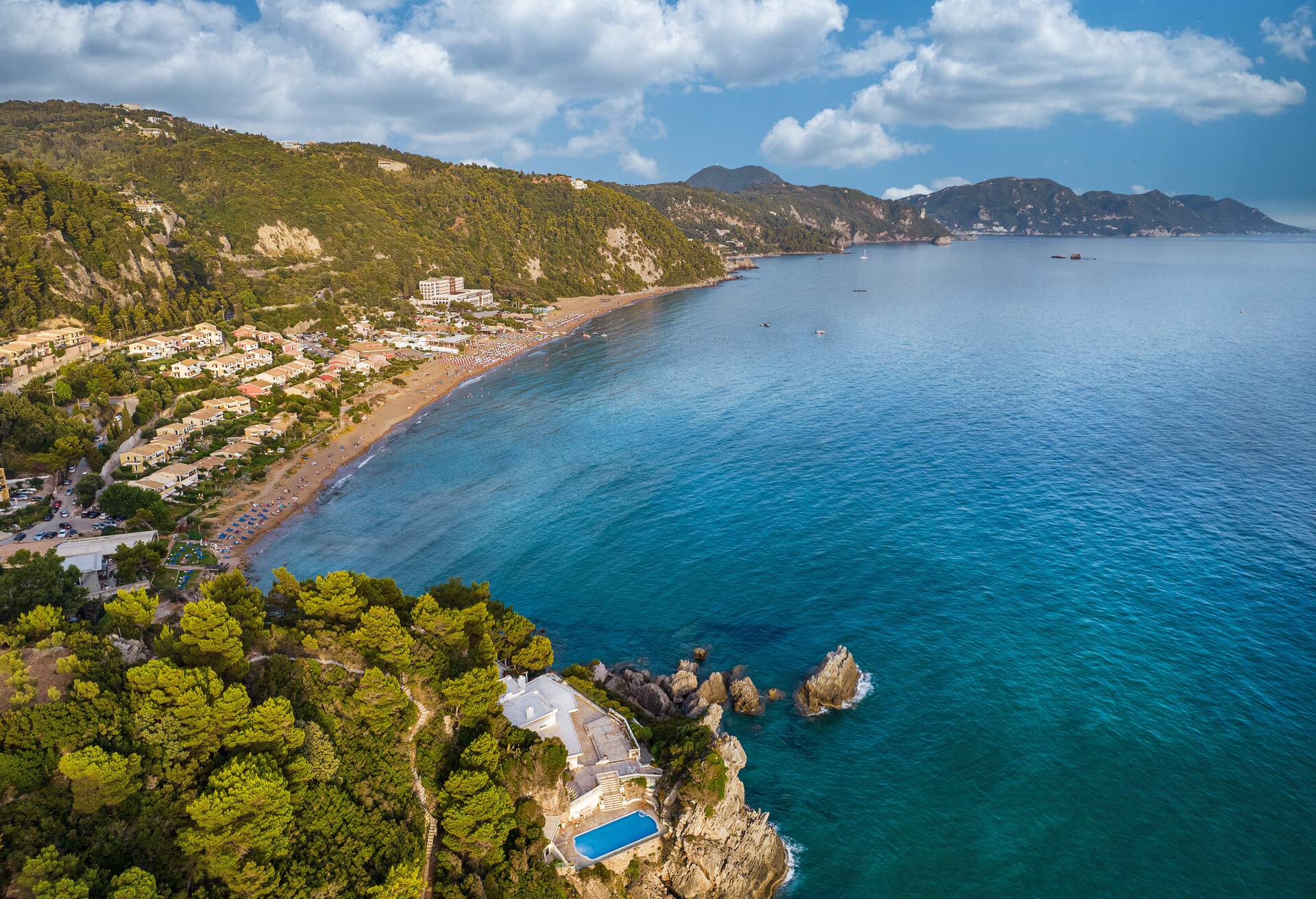 DEST_GREECE_CORFU_GLYFADA-BEACH_GettyImages-1345077978