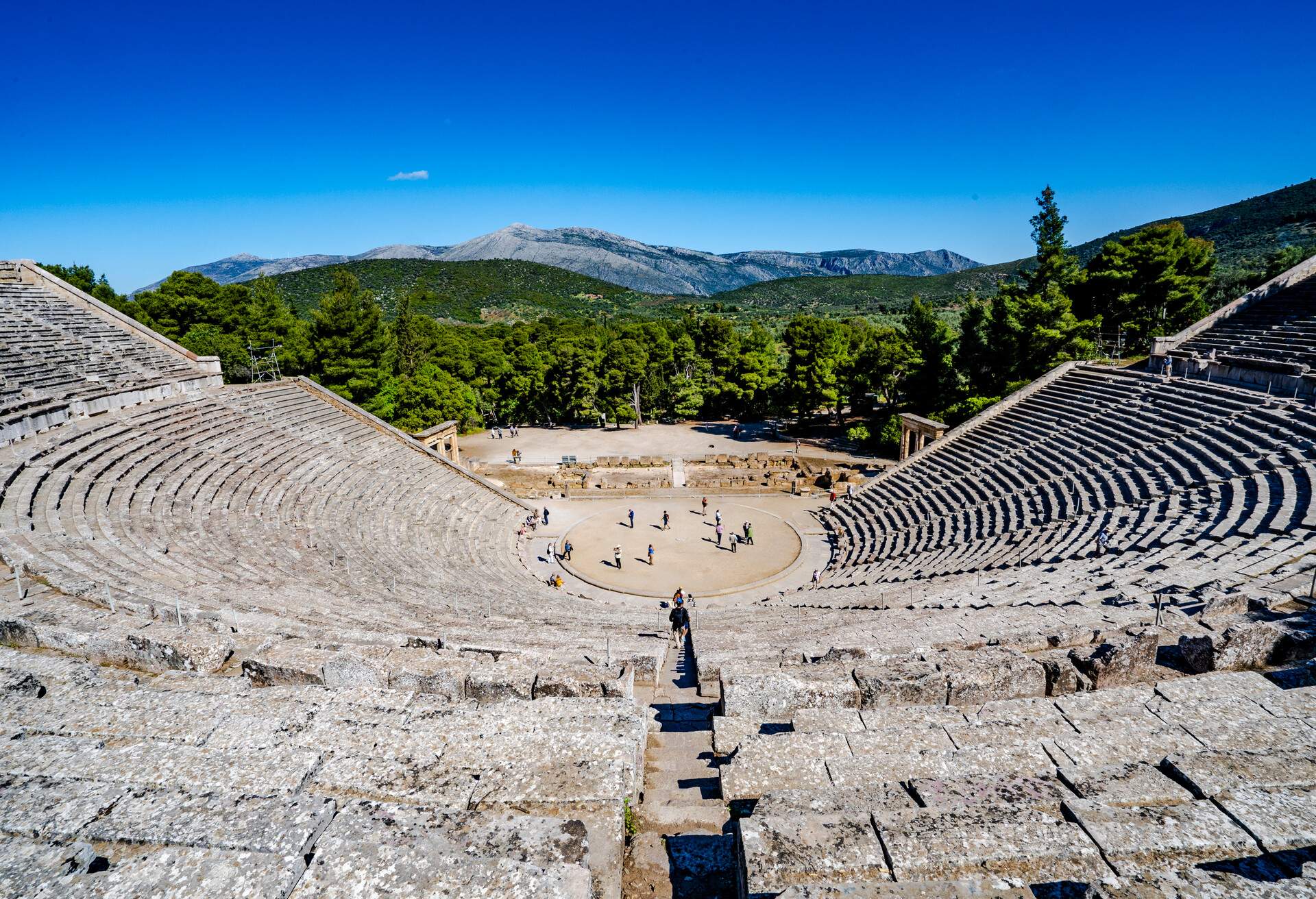 DEST_GREECE_LYGOURIO_Theater-of-Epidaurus_GettyImages-1154481062