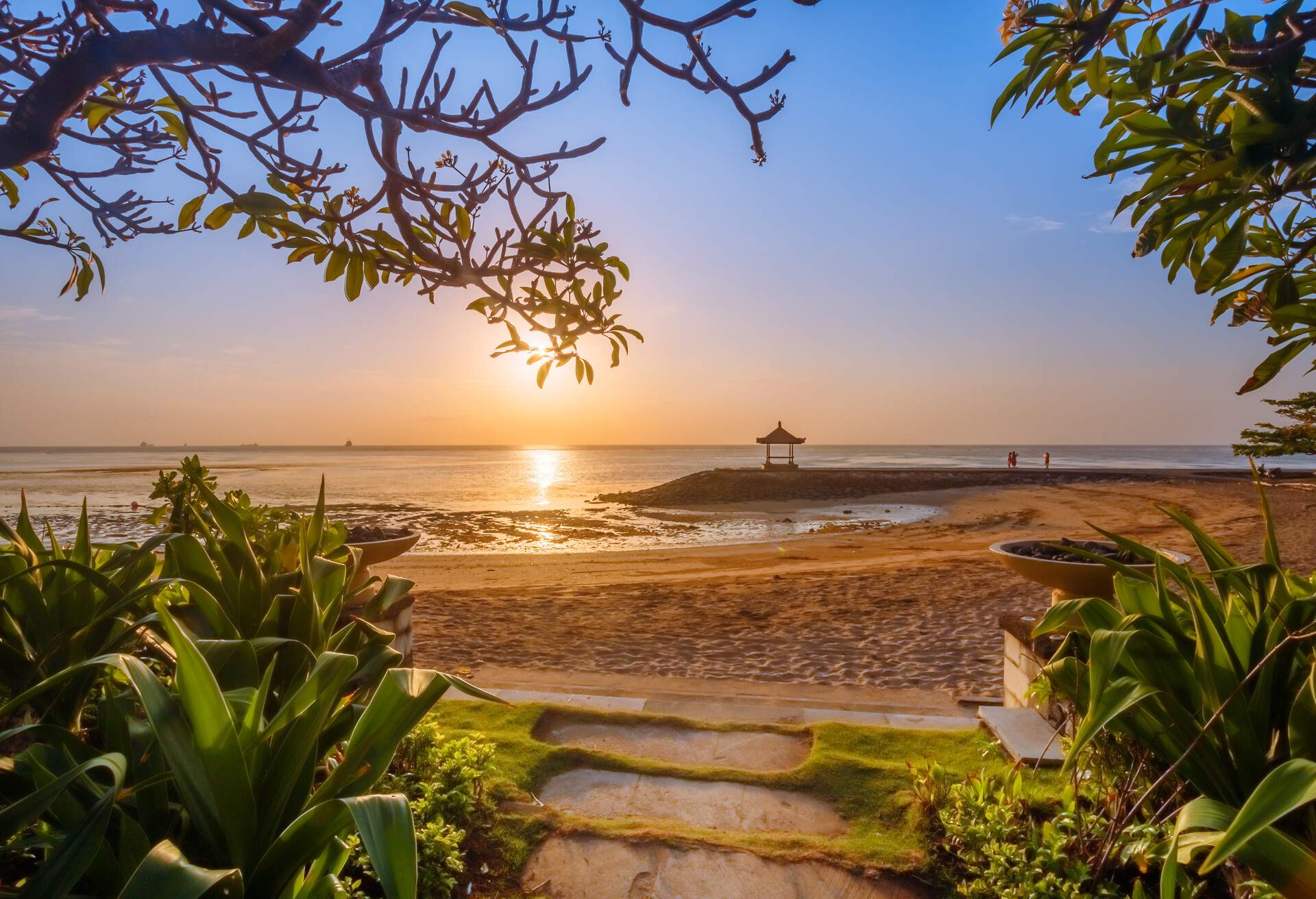 DEST_INDONESIA_BALI_SANUR_BEACH_GettyImages