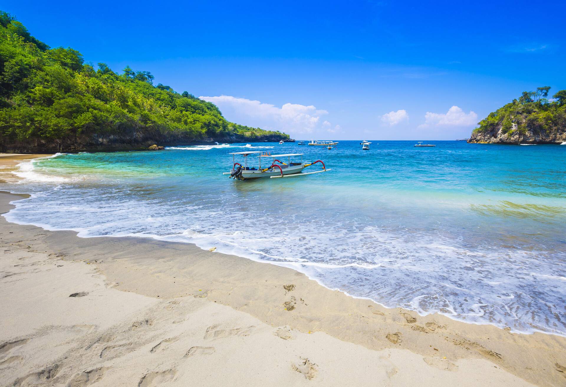 Tropical coastline of Nusa Penida island. Bali. Indonesia.; Shutterstock ID 285846803; Purpose: Product; Brand (KAYAK, Momondo, Any): Any