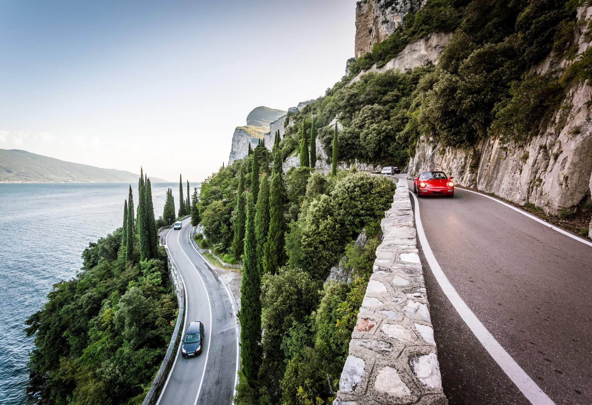 DEST_ITALY_LOMBARDY_LAKE-GARDA_GARDENANA-SCENIC-ROUTE_THEME_ROADTRIP_GettyImages-585477564