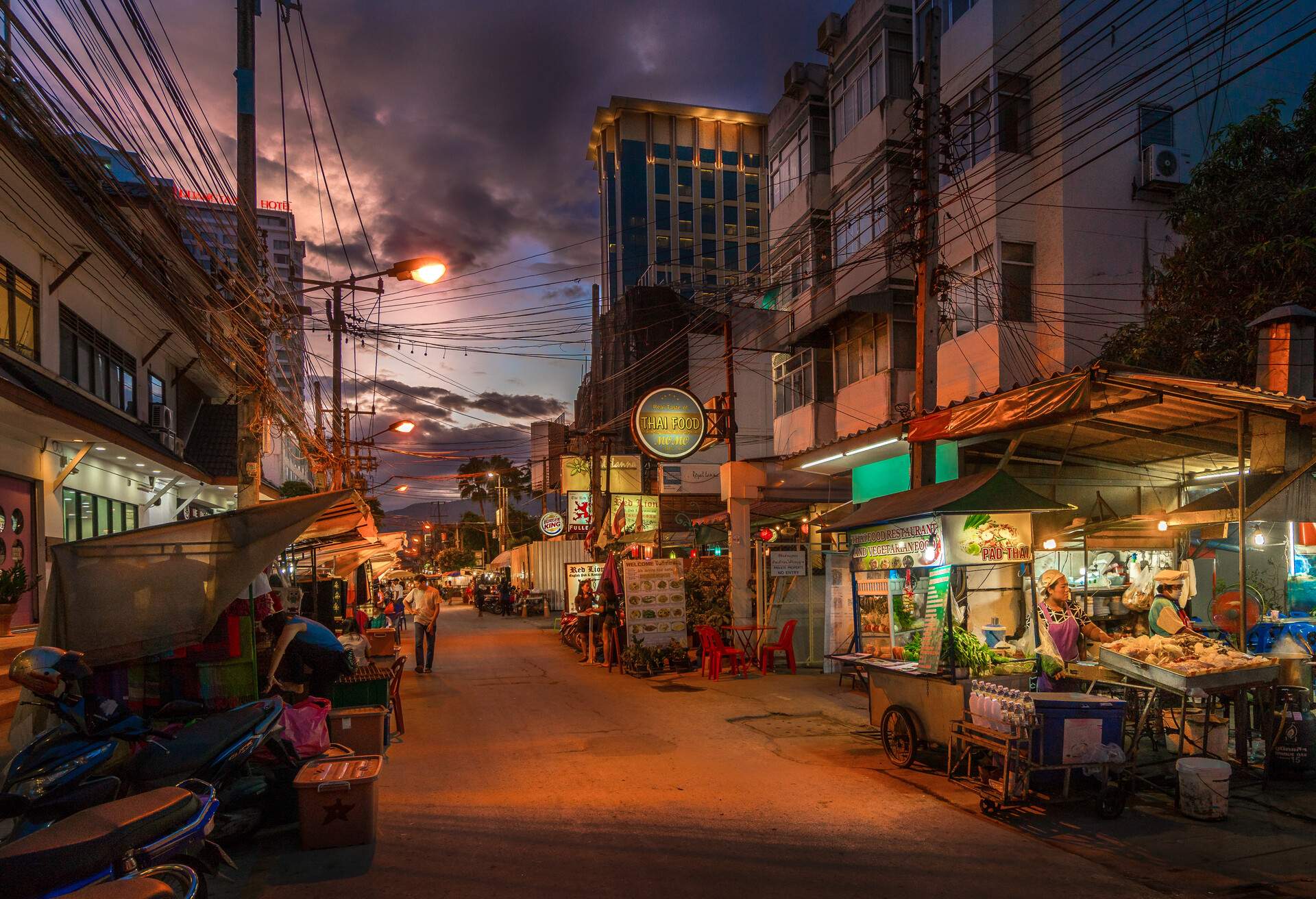 DEST_THAILAND_CHIANG-MAI_STREET_GettyImages-652567910