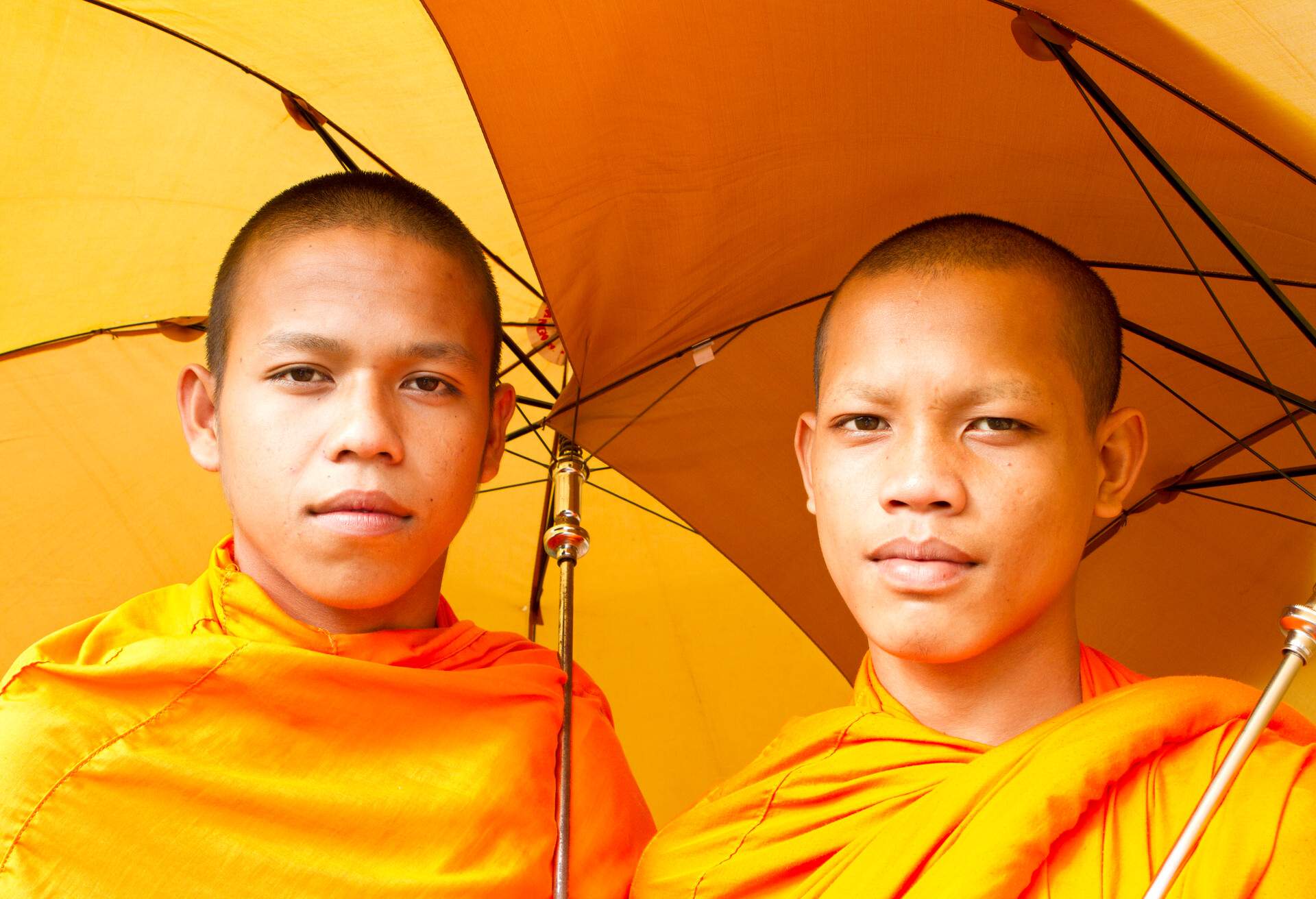 DEST_THAILAND_PEOPLE_BOYS_MONKS_GettyImages-171585478.jpg