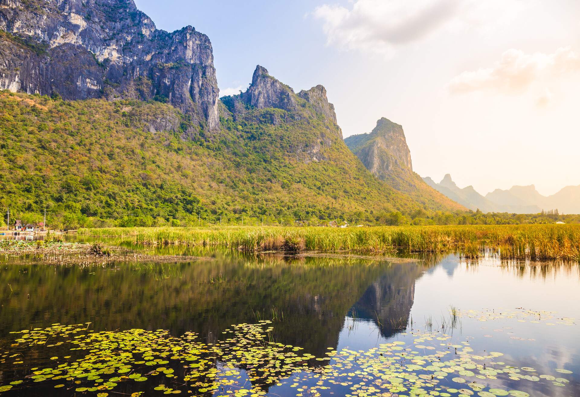 DEST_THAILAND_PRACHUAP-KHIRI-KHAN_SAM-ROI-YOT_KHAO-SAM-ROI-YOT-NATIONAL-PARK_shutterstock-premier_1313348162