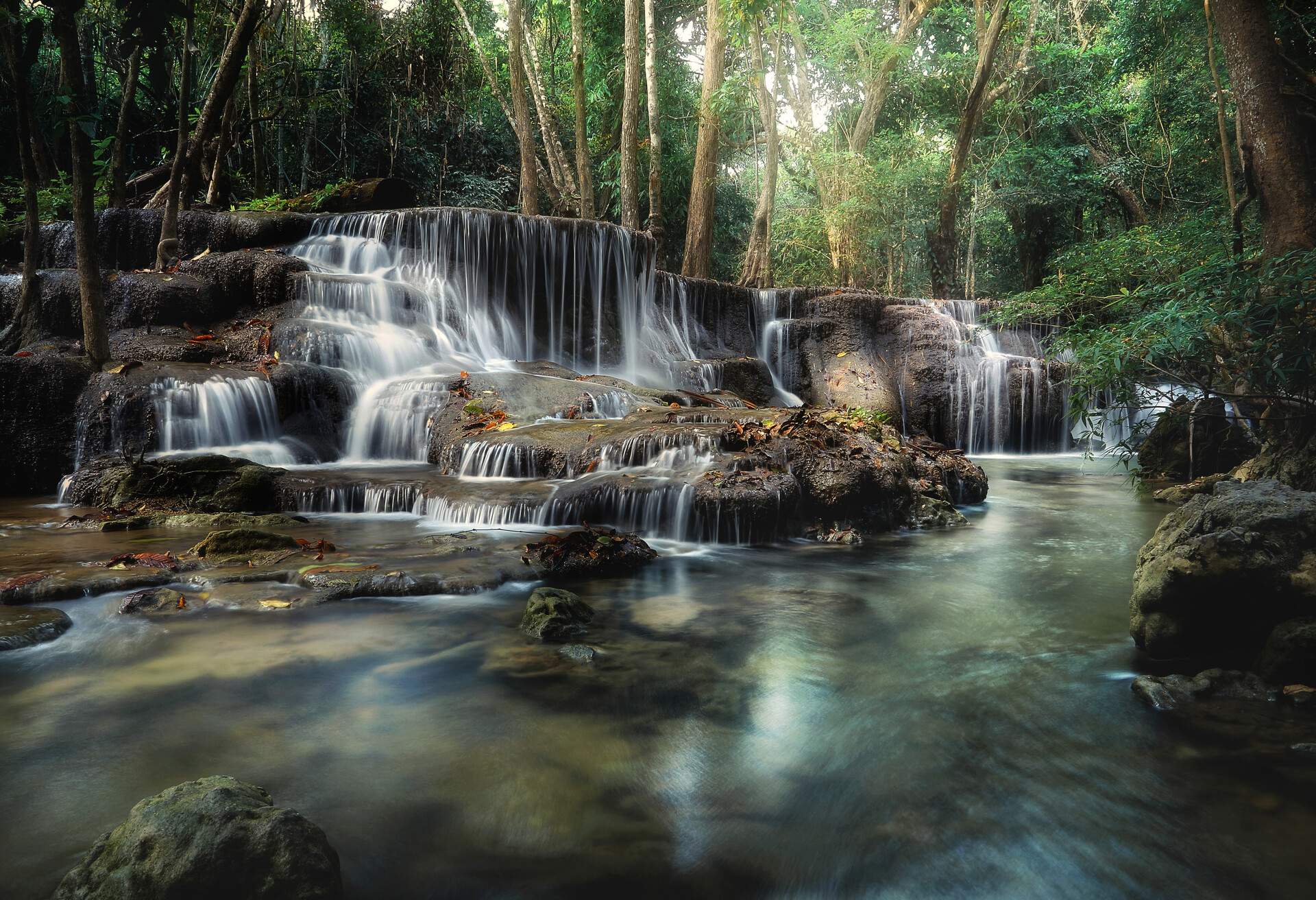 DEST_THAILAND_Si-Nakharin-National-Park_Huay Mae Khamin Waterfall_GettyImages-1254949817