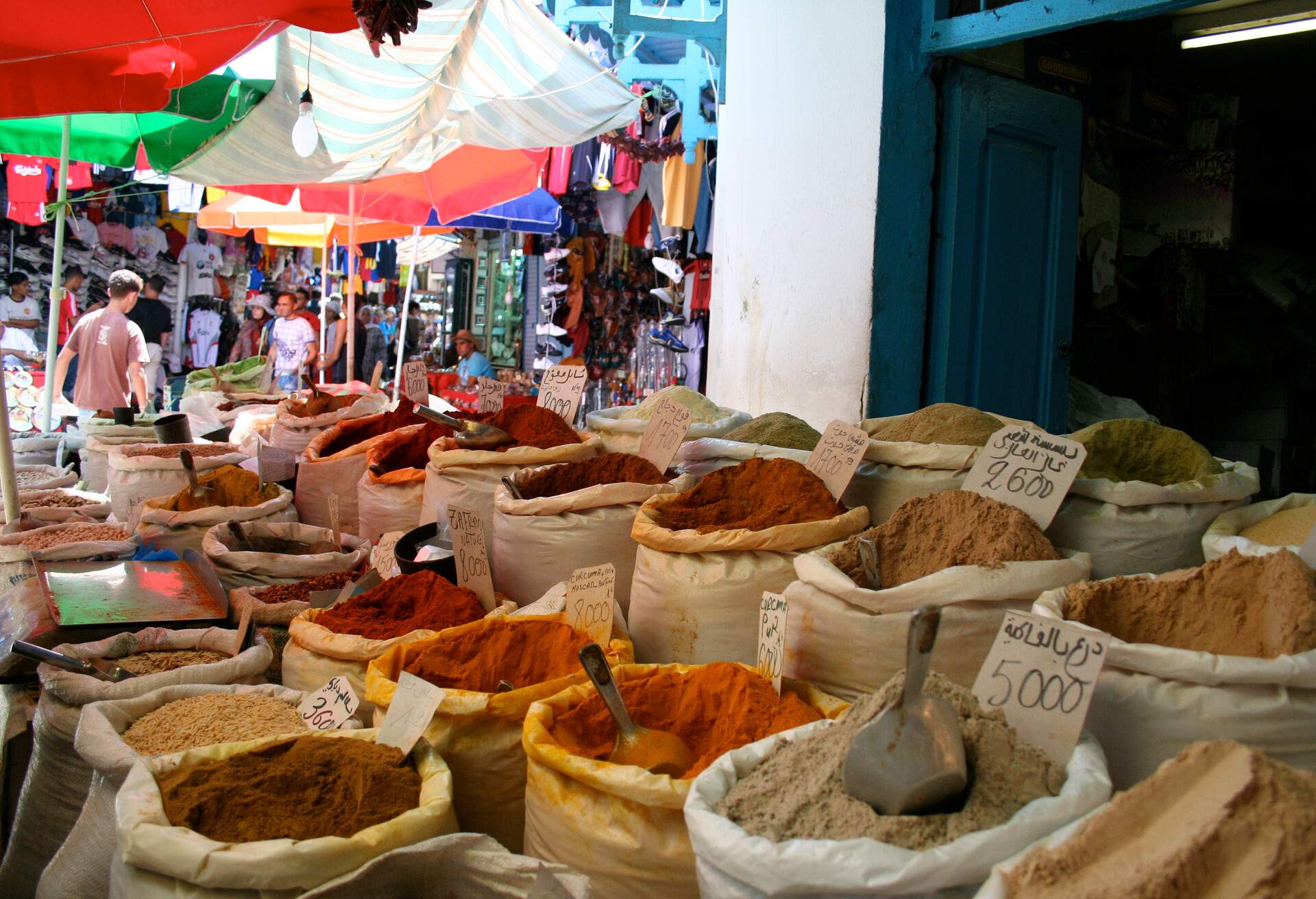 Souk El Attarine built in 1240 by the Hafsid sovereign Abu Zakariya Yahya, the souk El Attarine or souk of perfumers is the oldest souk of Tunis...It is located just behind the Al-Zaytuna Mosque...When this souk was built, nobles and business owners were the only ones with the right to do this job. ..Therefore, it was considered one of the finest. ..Fragrances compounds of rare and valuable species were sold, there was also incense from India and Yemen, as well as some cosmetics.