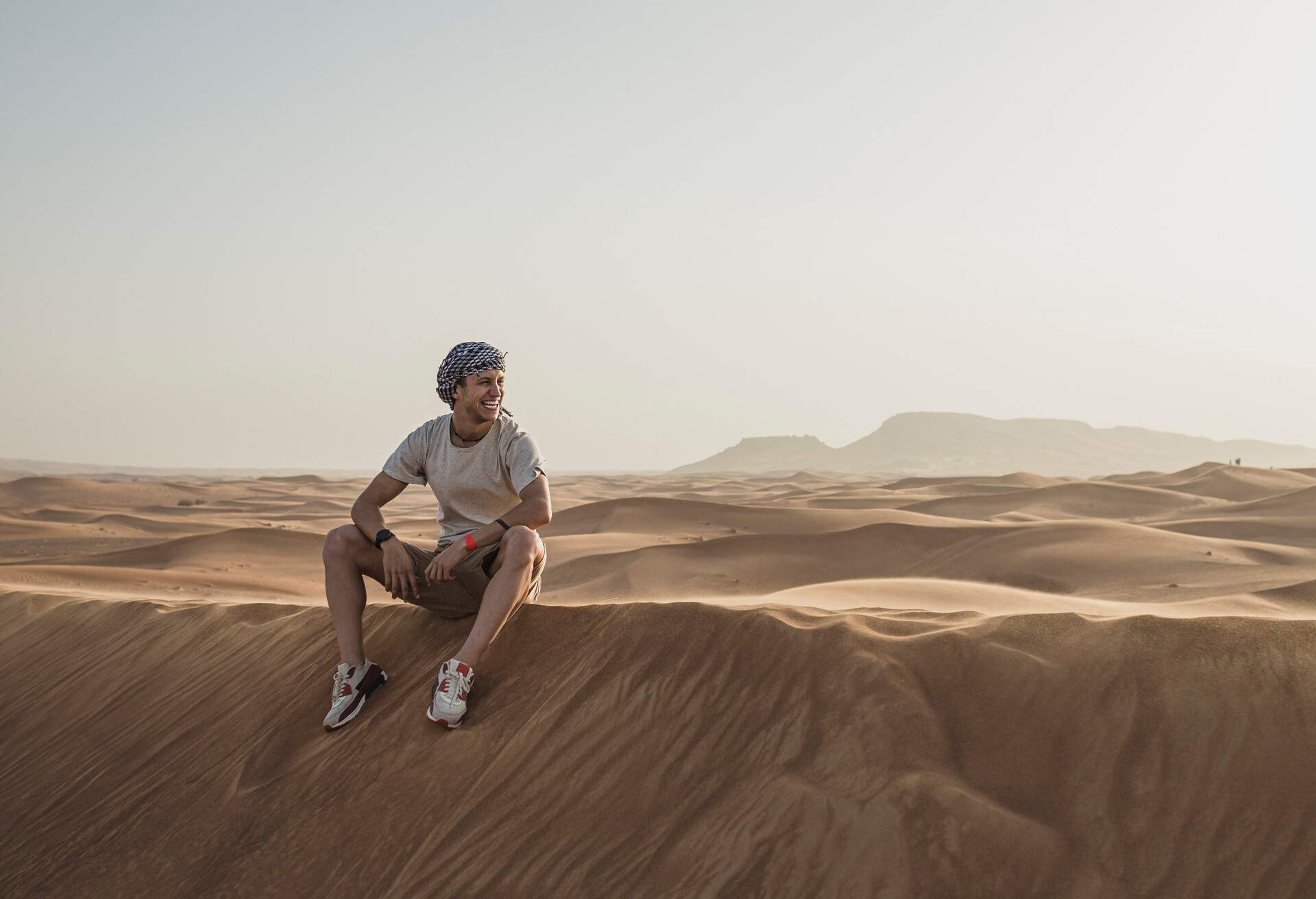 DEST_UAE_DUBAI_DESERT_PEOPLE_MAN_GettyImages-1255074465.jpg