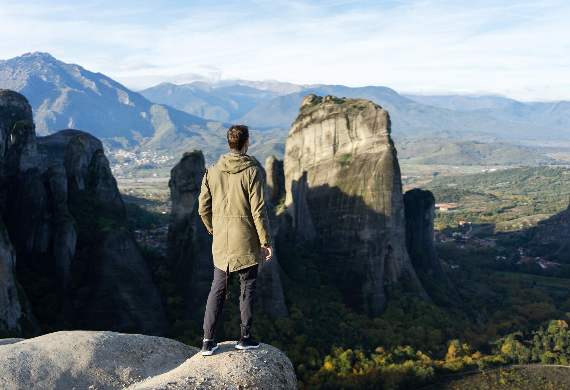 dest_greece_meteora_theme_fall_winter_gettyimages-1206824432_universal_within-usage-period_85284