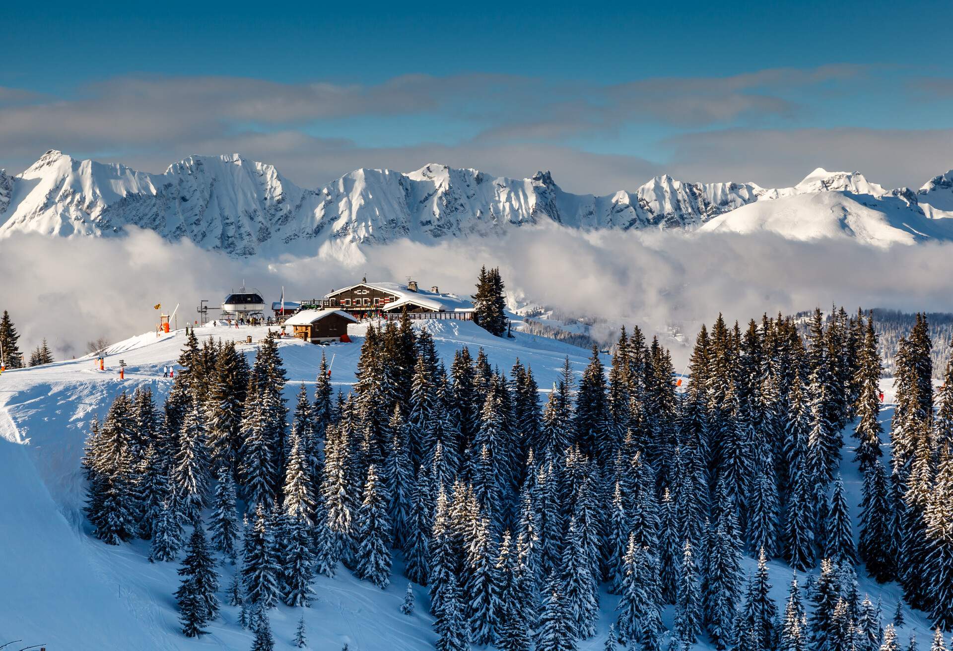 DEST_FRANCE_ALPS_Megeve_THEME_SKIING_GettyImages-179063204