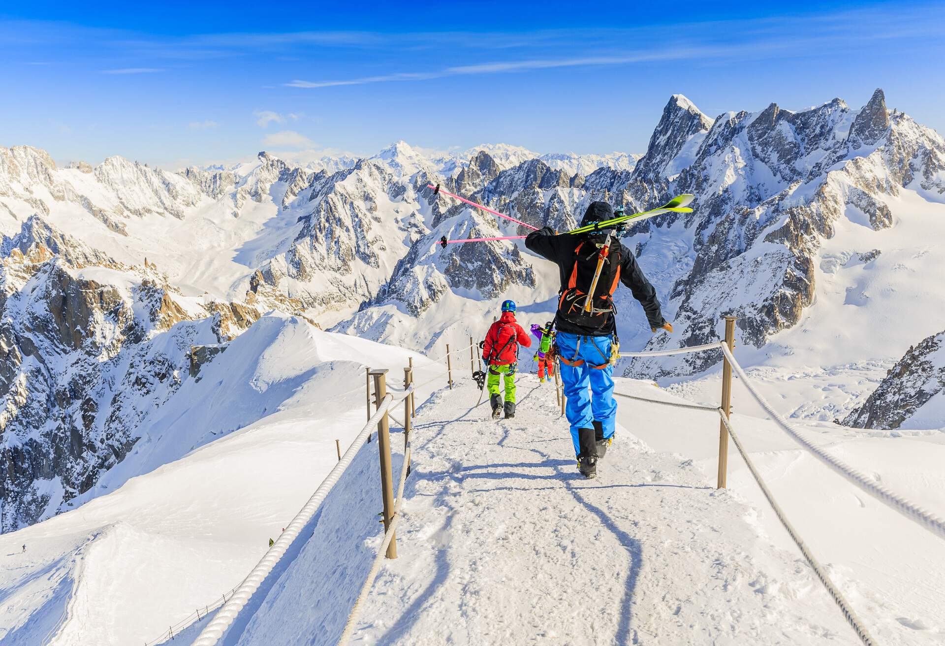 DEST_FRANCE_CHAMONIX_Aiguille du Midi_GRAND JORASSES_shutterstock_258732011.jpg