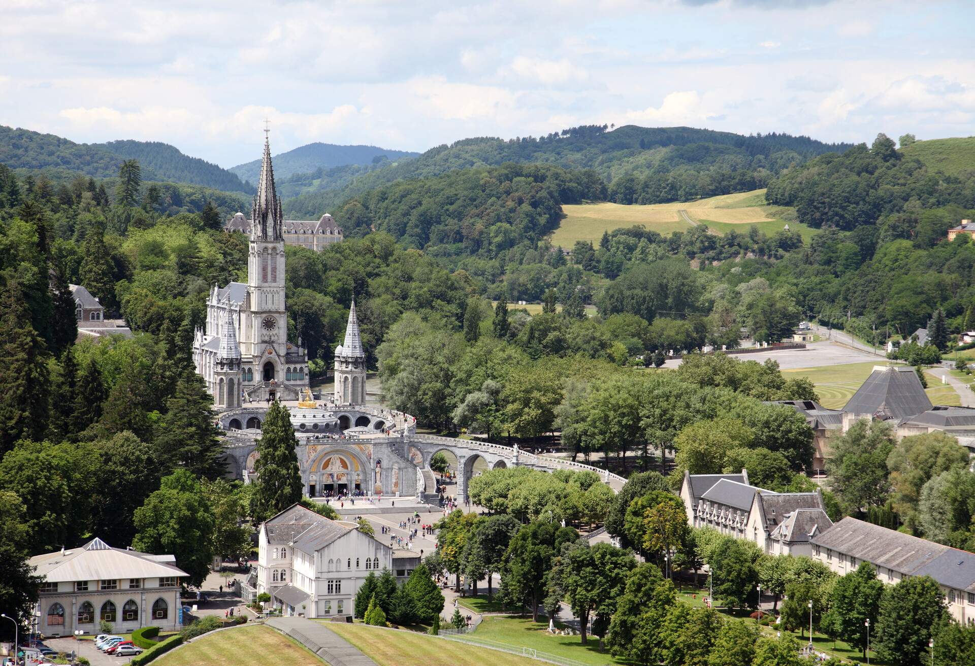 DEST_FRANCE_LOURDES_BASILIQUE-DU-ROSAIRE-AND-SUPERIEURE