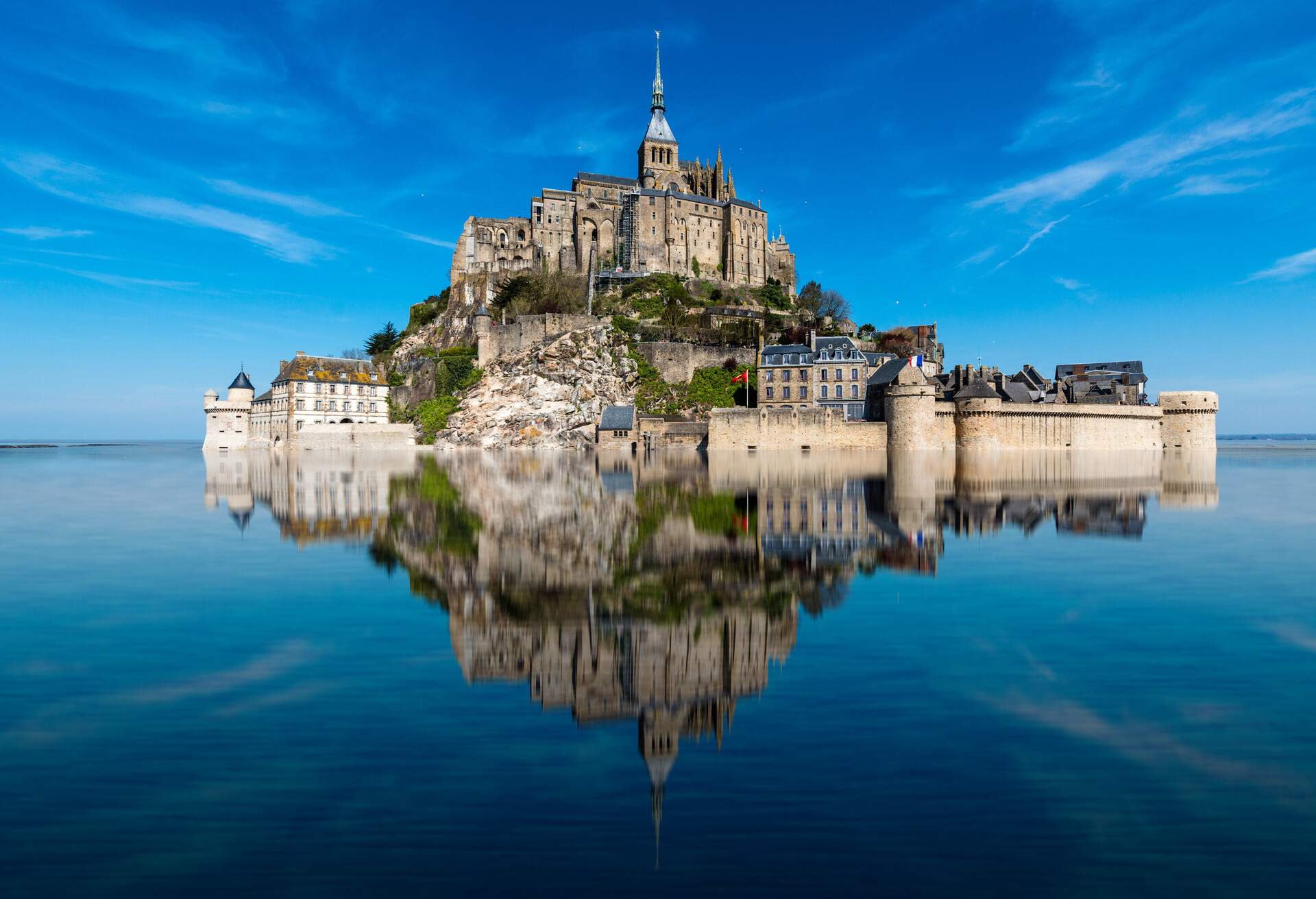 DEST_FRANCE_NORMANDY_MONT-SAINT-MICHEL_GettyImages