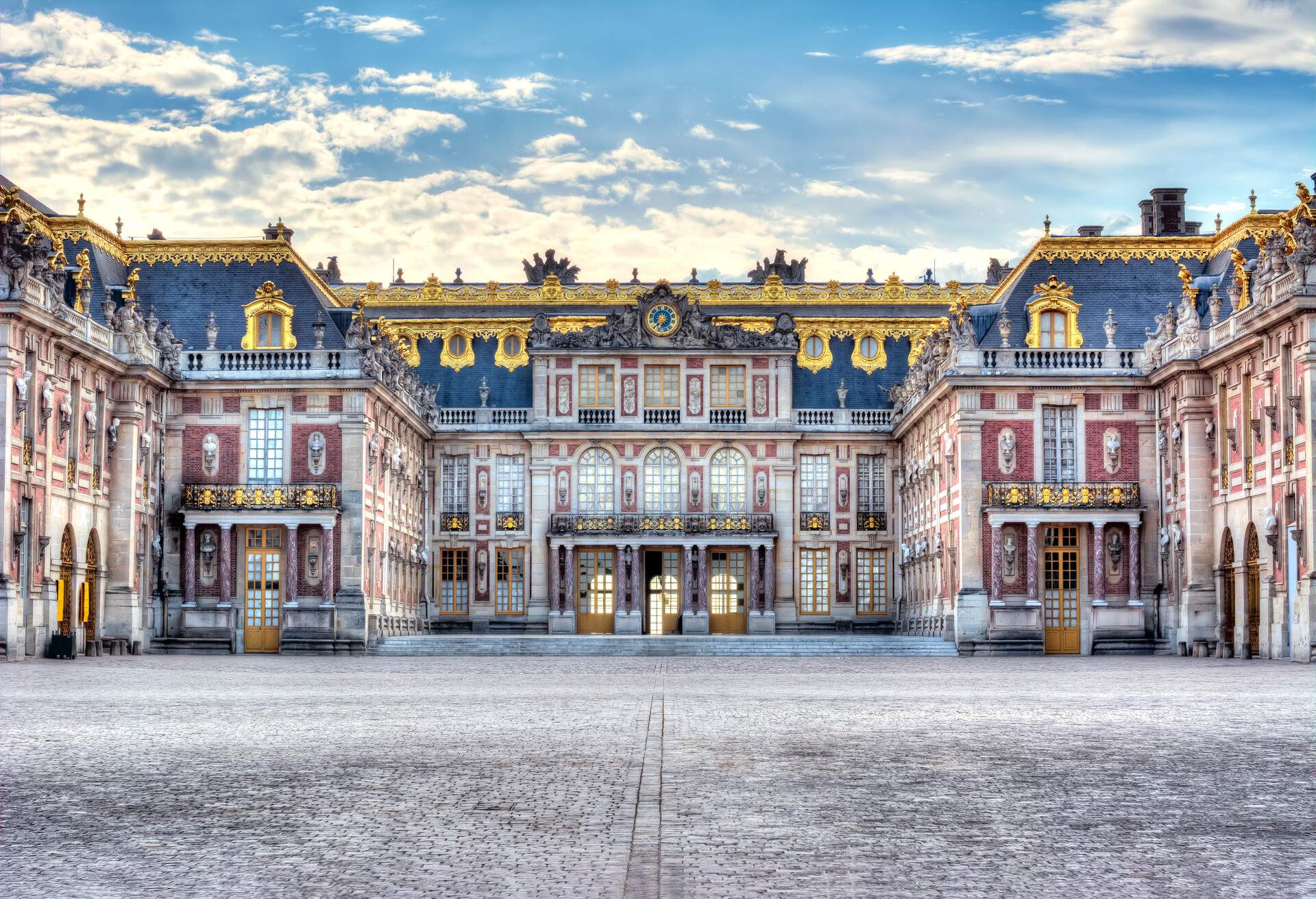 DEST_FRANCE_VERSAILLES_shutterstock