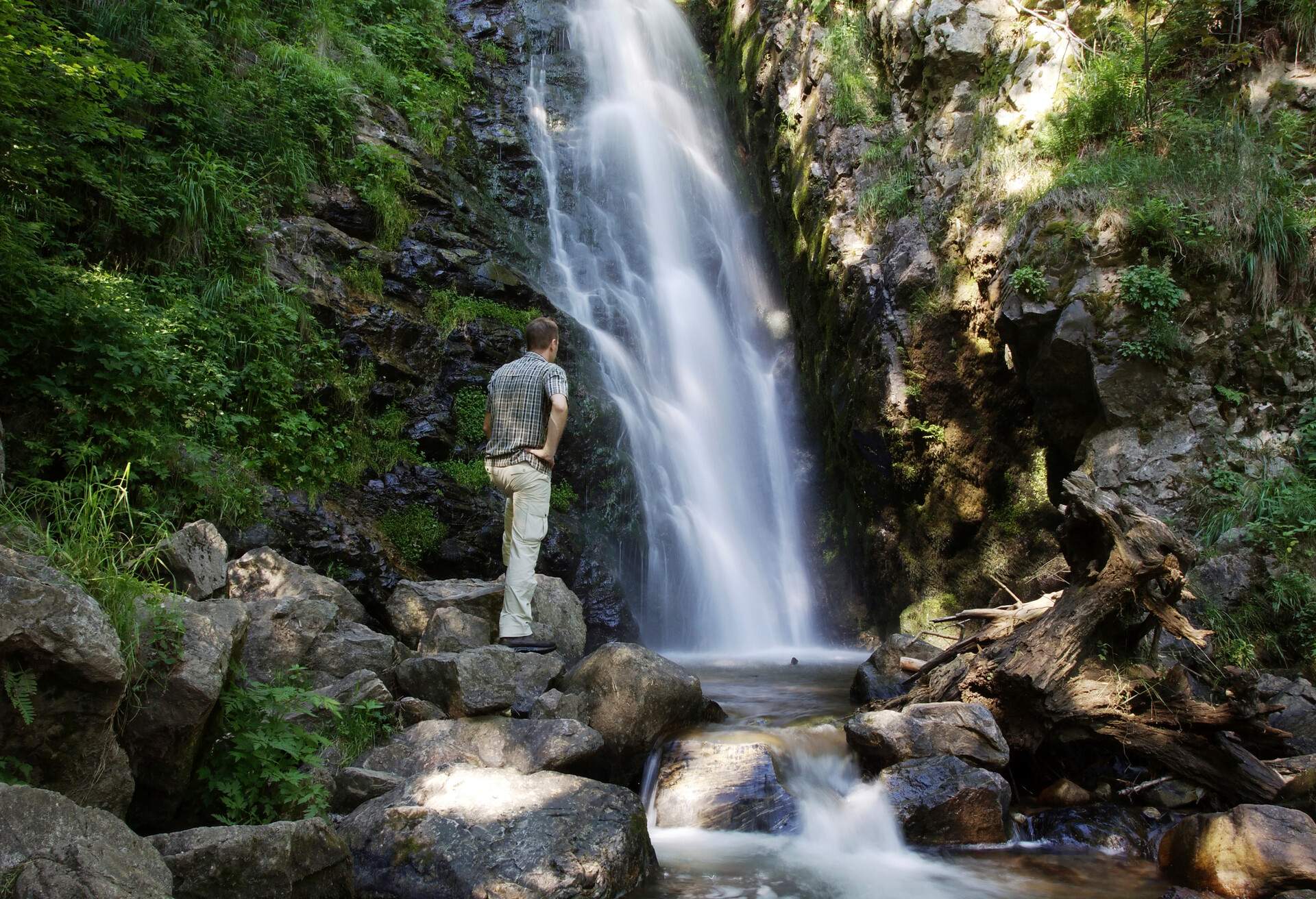 DEST_GERMANY_BLACK-FOREST_SCHWARZWALD_ Todtnau-Waterfall_GettyImages-134469766