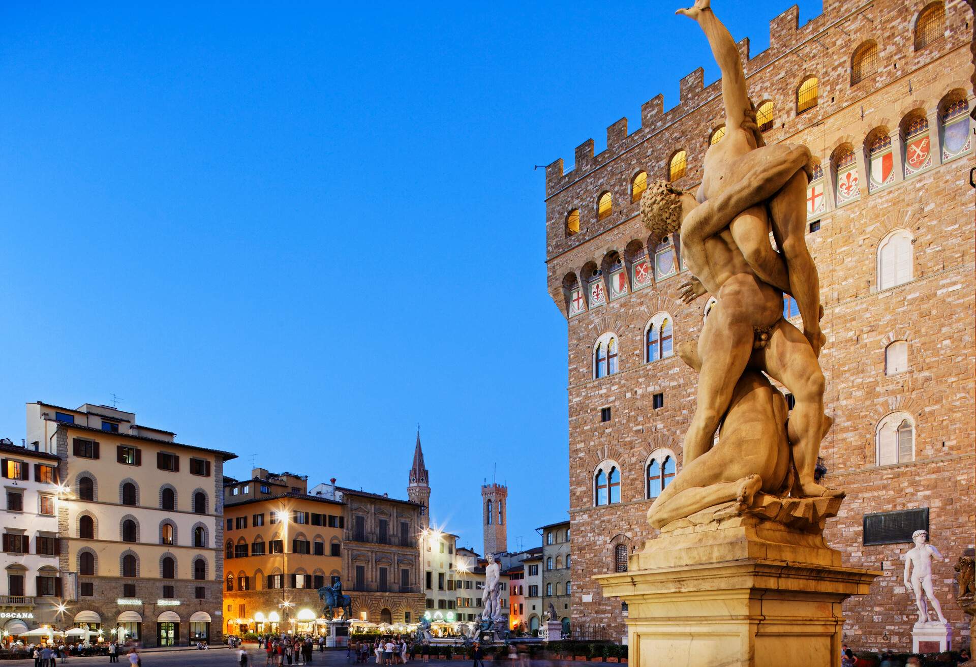 DEST_ITALY_FLORENCE_PIAZZA-DELLA-SIGNORIA_GettyImages-521779040