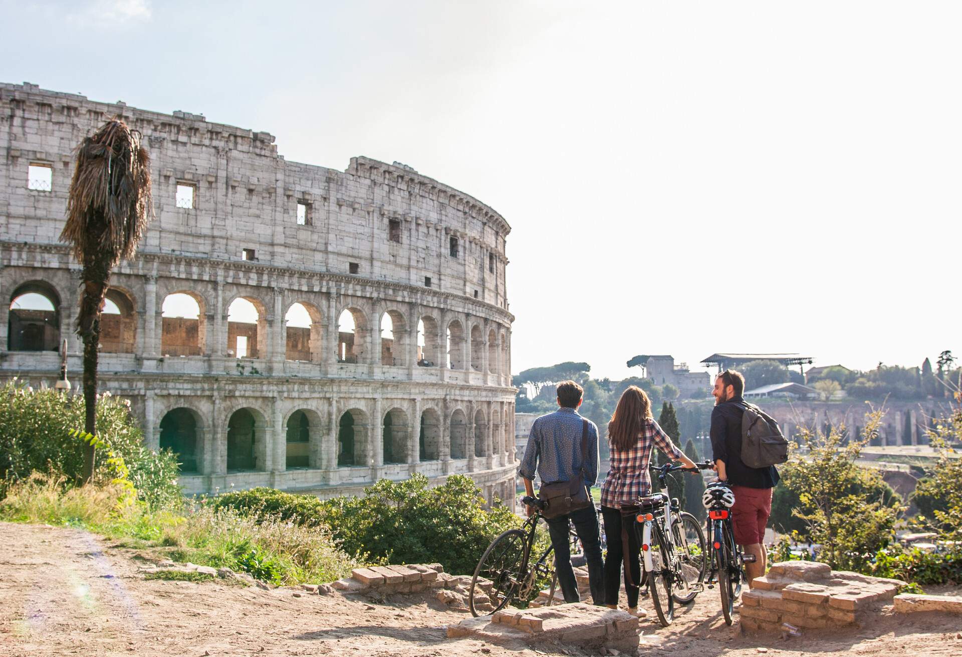 DEST_ITALY_ROME_COLOSSEUM_shutterstock-portfolio_1455304385