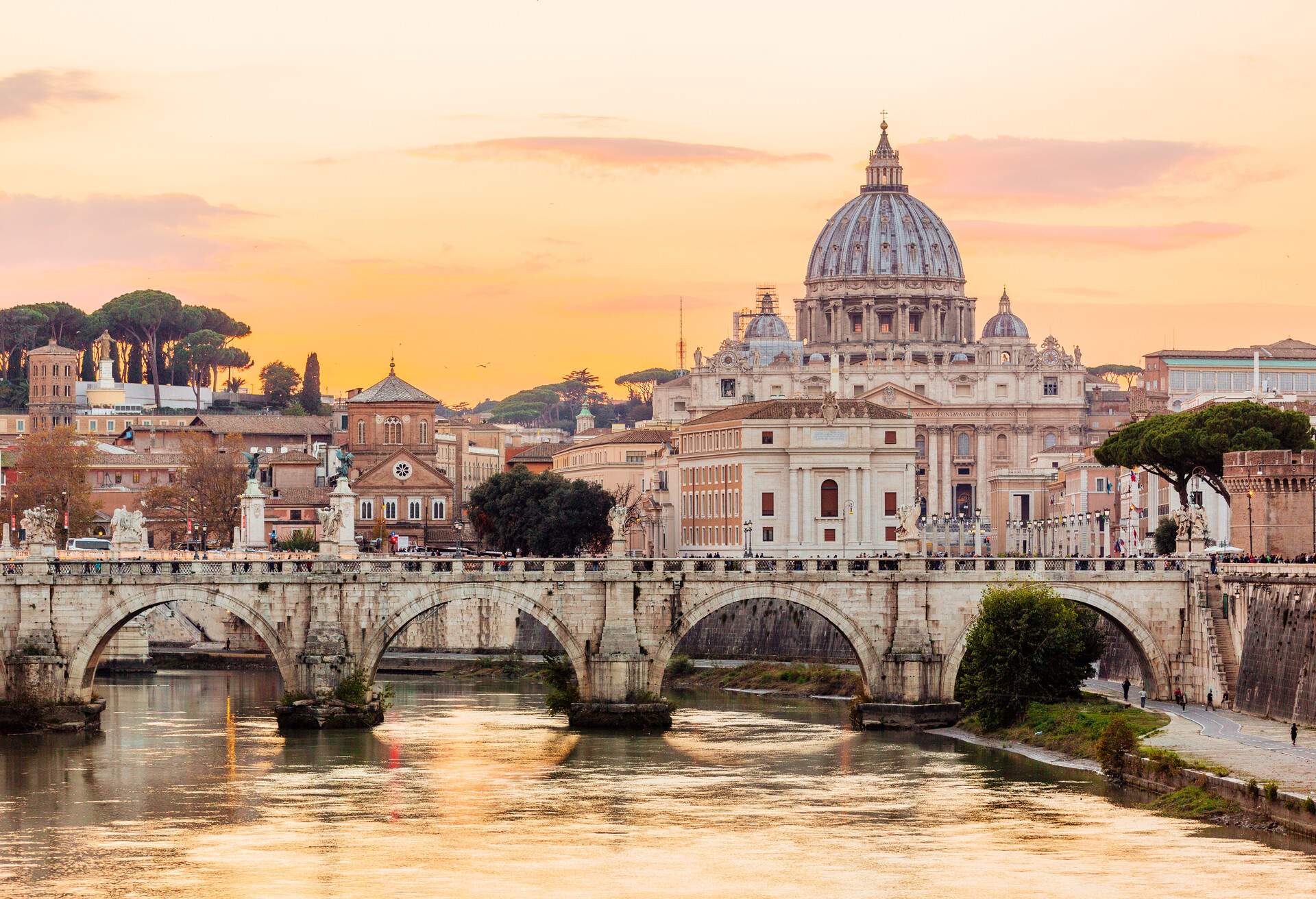 DEST_ITALY_ROME_ST-PETERS-BASILICA_VATICAN-CITY_GettyImages-1097352500