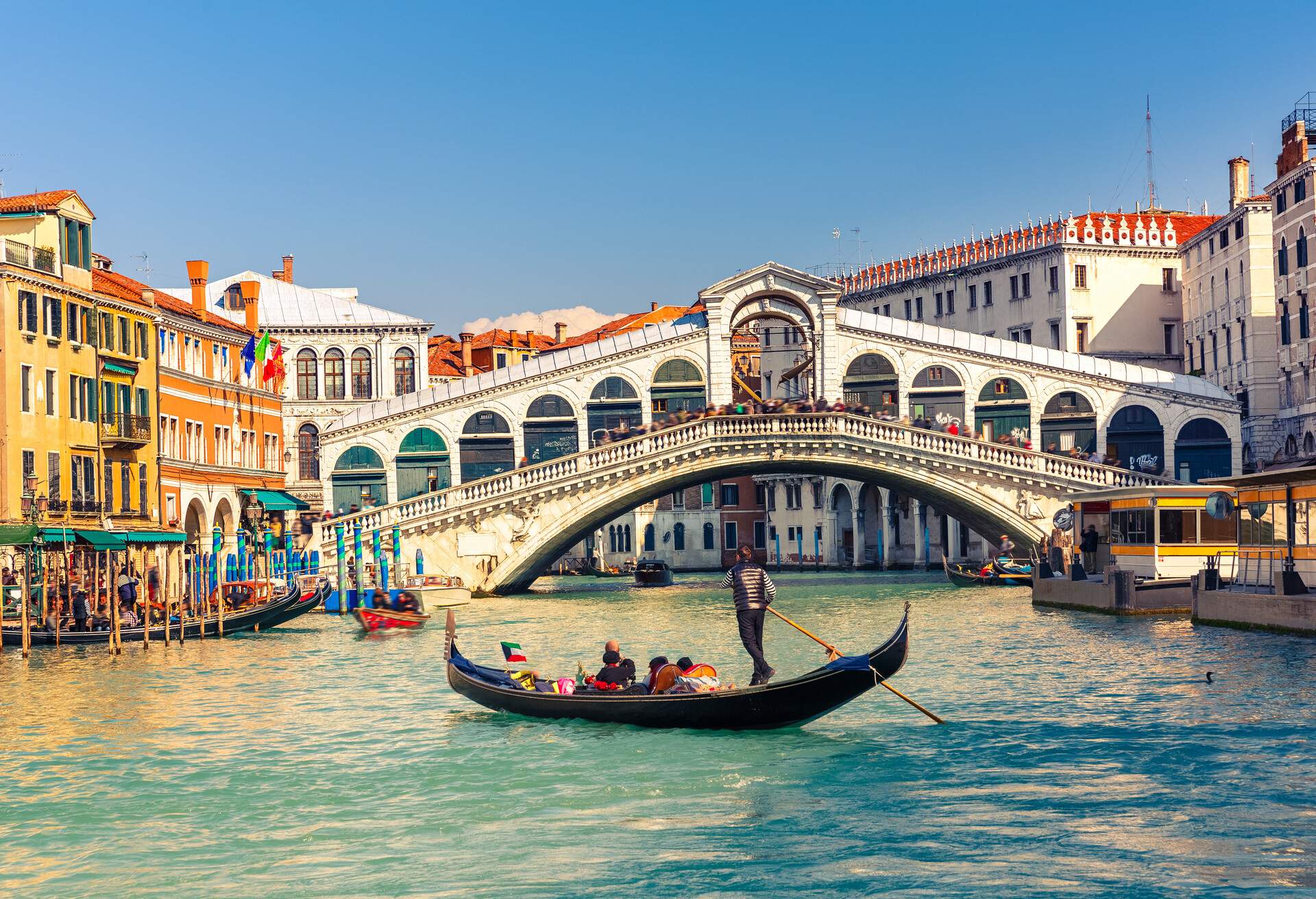 DEST_ITALY_VENICE_shutterstock-premier_187378805