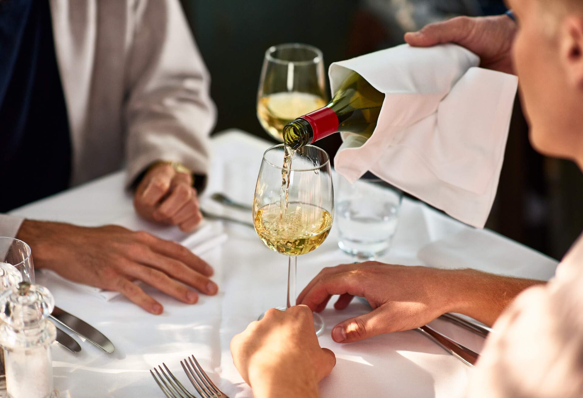 THEME_PEOPLE_COUPLE_RESTAURANT_WINE_GettyImages