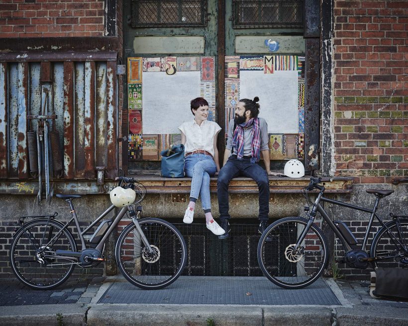 dest_germany_hamburg_couple_bikes_gettyimages