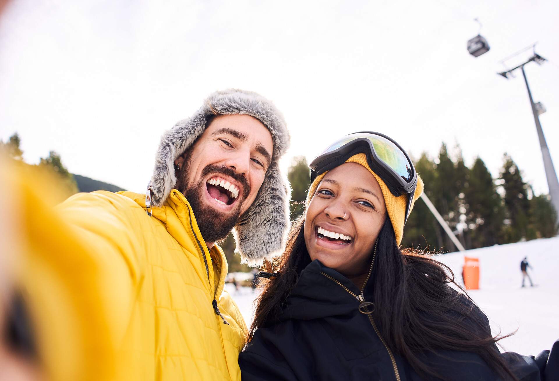 theme_people_ski_cable_car_gettyimages
