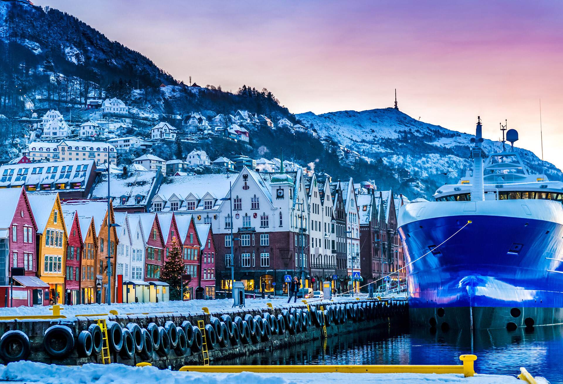 DEST_NORWAY_BERGEN-seafront cruise ship-GettyImages-491230958