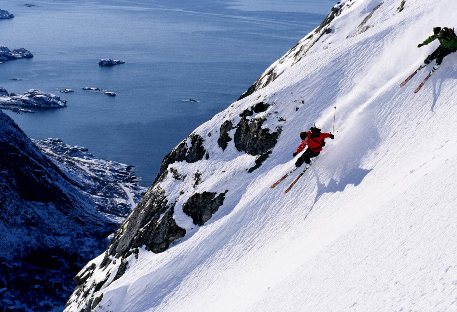 DEST_NORWAY_LOFOTEN_THEME_SKI_GettyImages-95651185