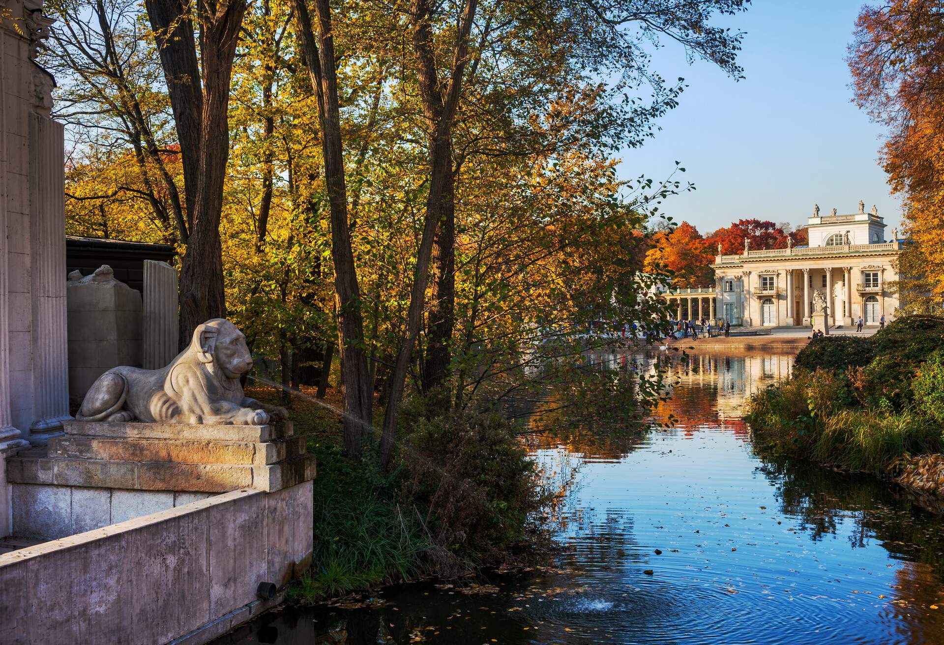 DEST_POLAND_WARSAW_Lazienki_Park_GettyImages-1128498086