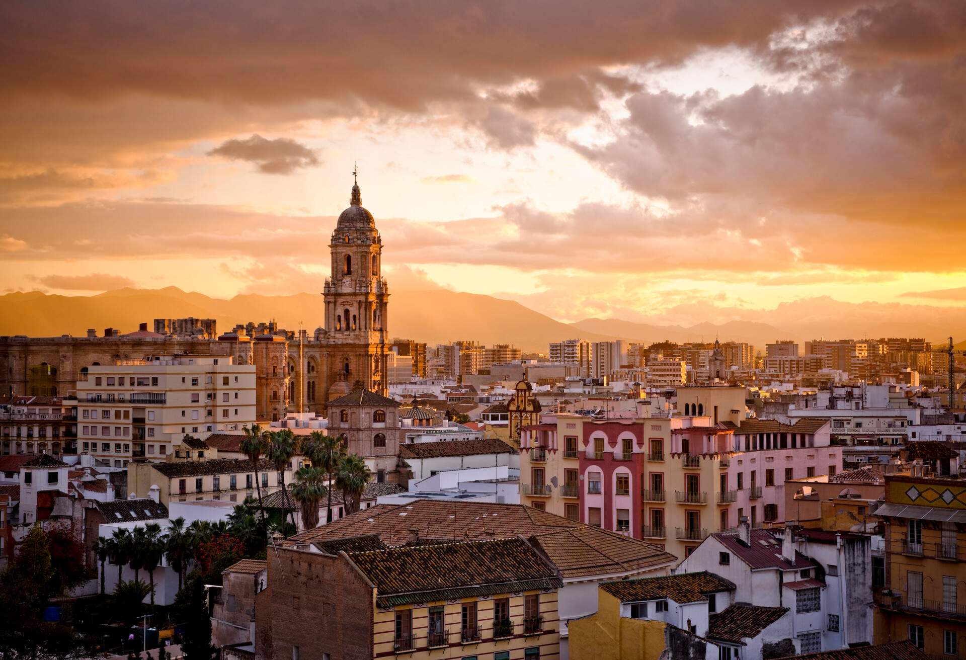 SPAIN_MALAGA_sunset_city_view