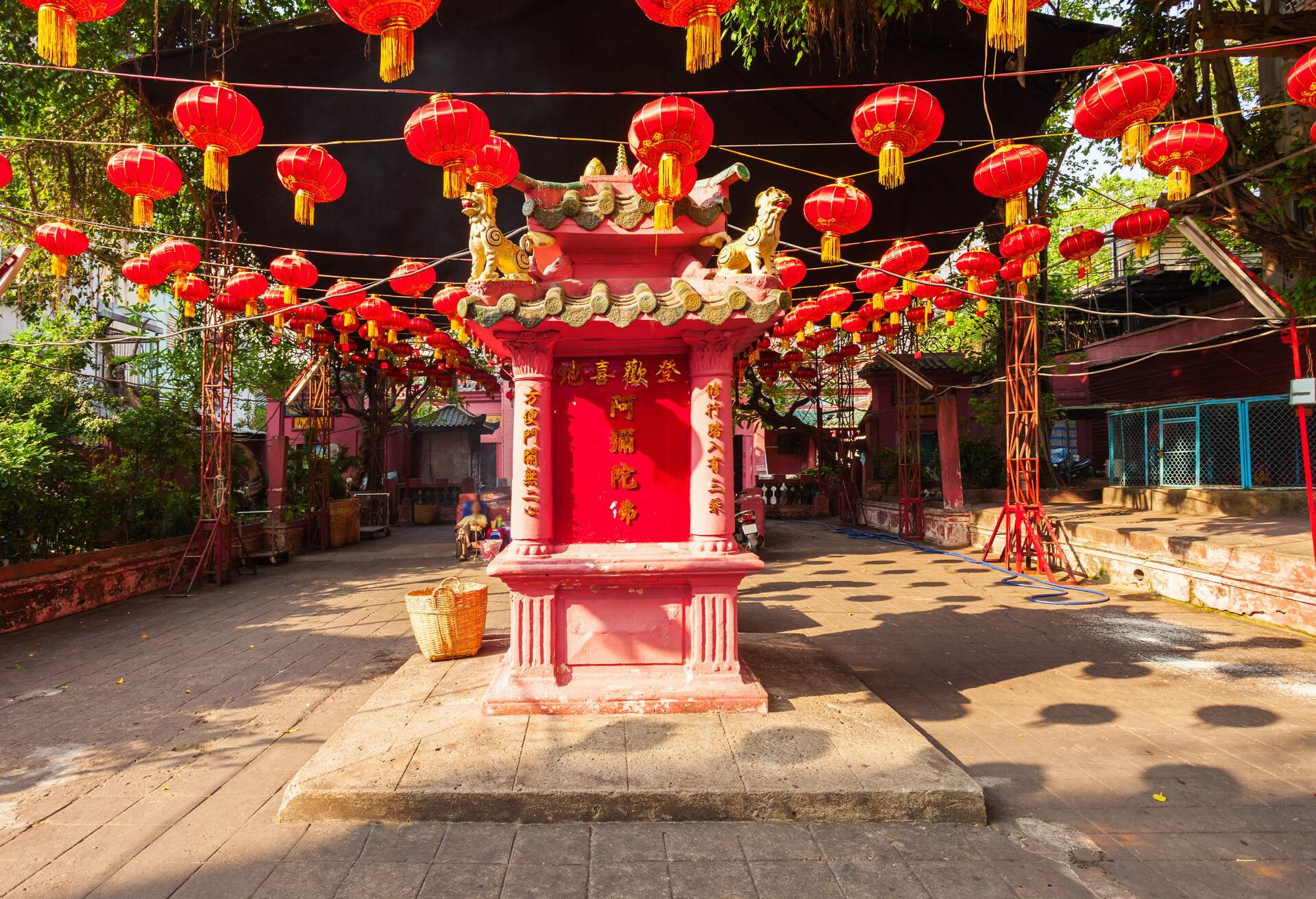 DEST_VIETNAM_HO-CHI-MINH-CITY_Jade Emperor Pagoda Taoist Temple_GettyImages-1137970520