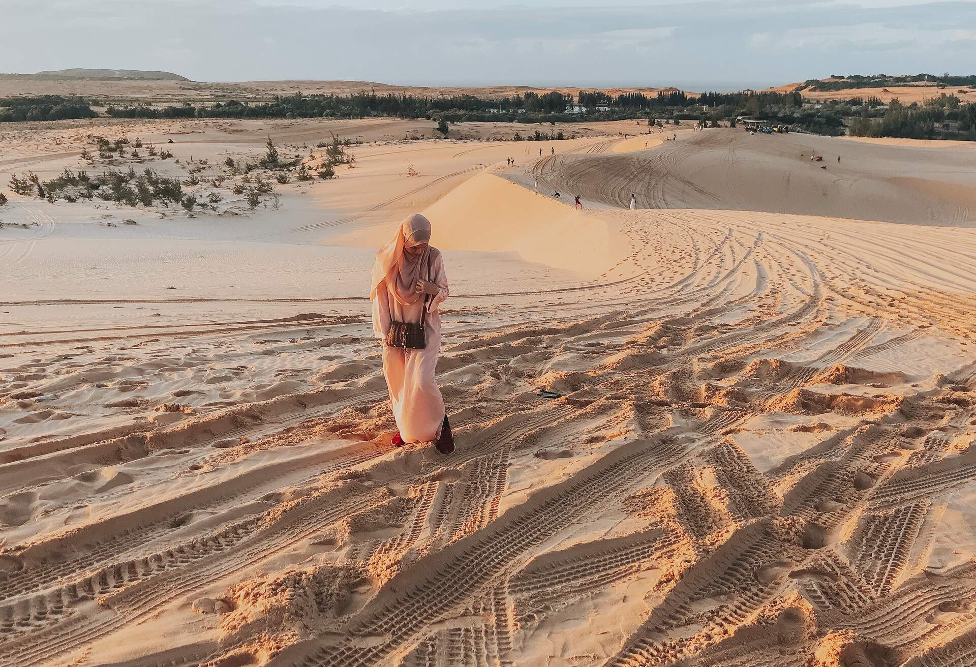 DEST_VIETNAM_MUI-NE_SAND_DUNES_GettyImages-1339012262