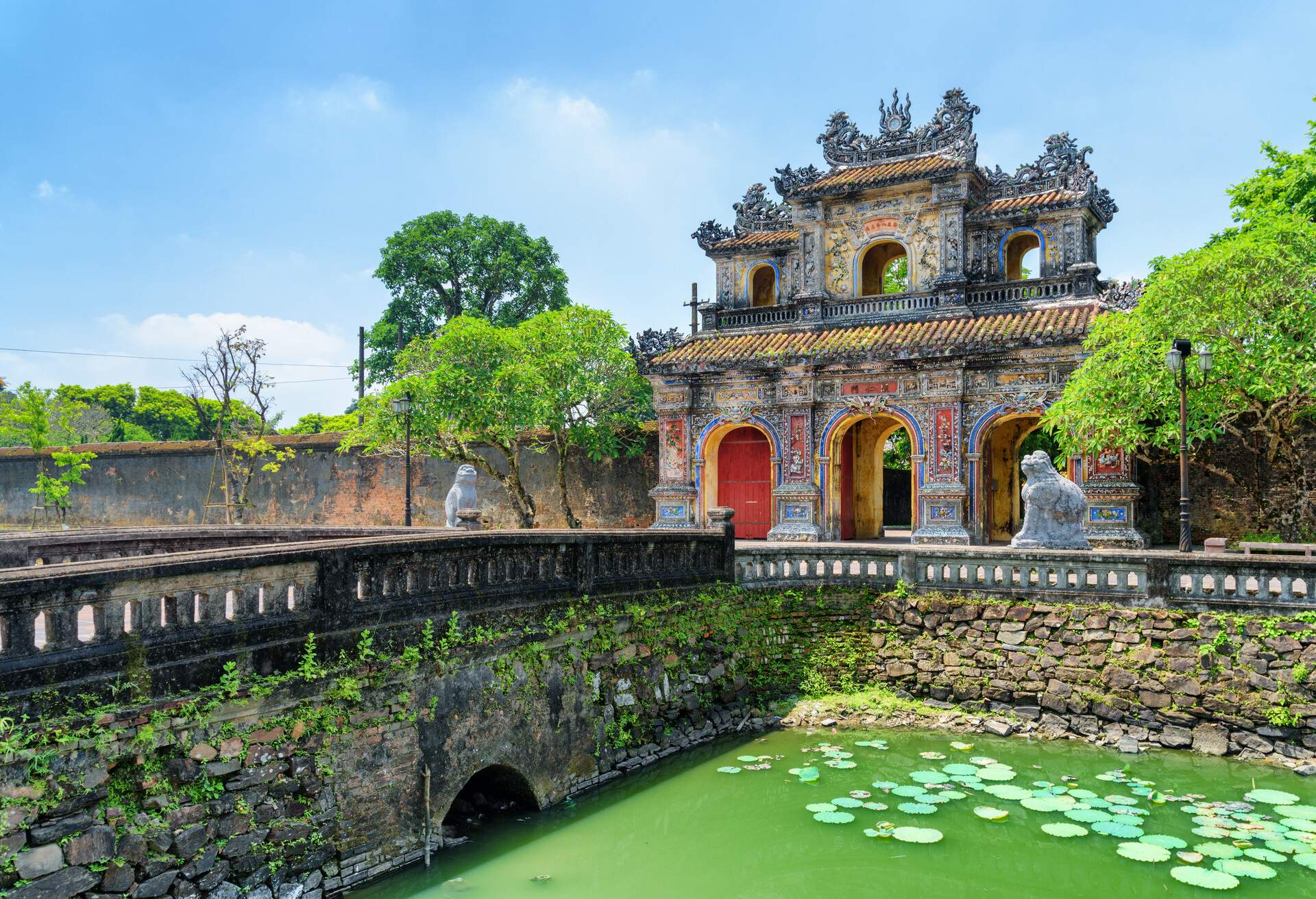 DEST_VIETNAM_THUA THIEN-HUE_HUẾ_IMPERIAL CITY_HIEN NHON GATE_GettyImages-971966634