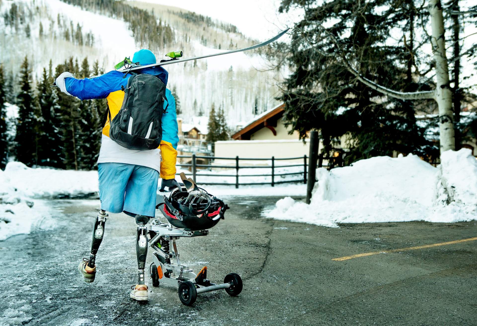 THEME_PEOPLE_DISABLED_TRAVELLER_SKI_GettyImages-697389141