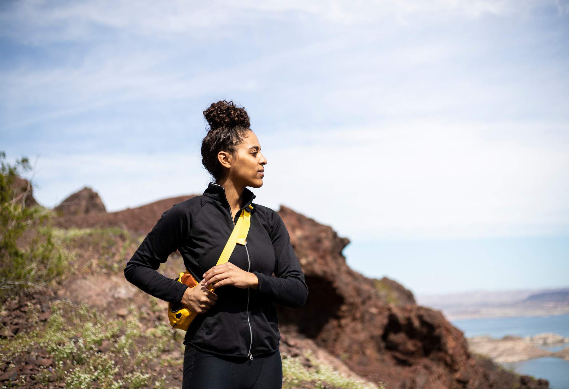 PEOPLE_WOMAN_HIKER_HIKING