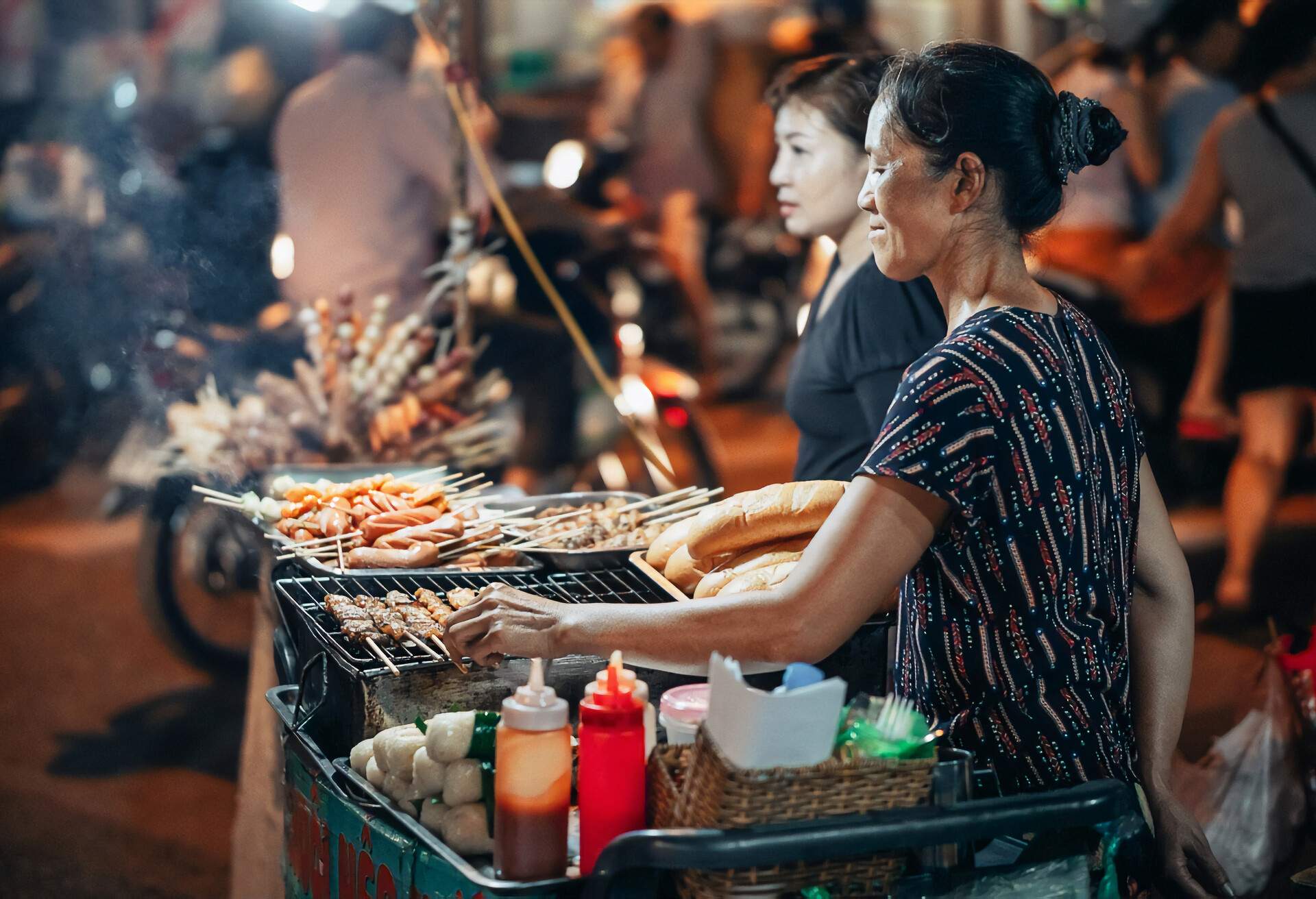 dest_vietnam_hanoi_street_food_stall_gettyimages-1219907811_universal_within-usage-period_91444