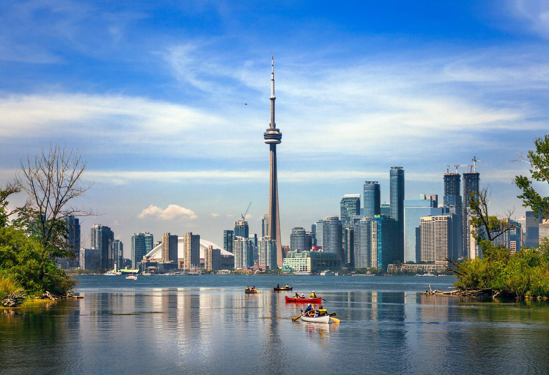 the city view of TORONTO, LAKE ONTORIO and CN TOWER