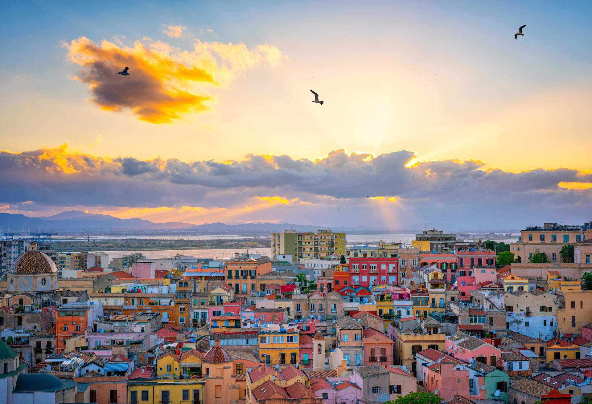 DEST_ITALY_SA_CAGLIARI_shutterstock-premier_1095569708