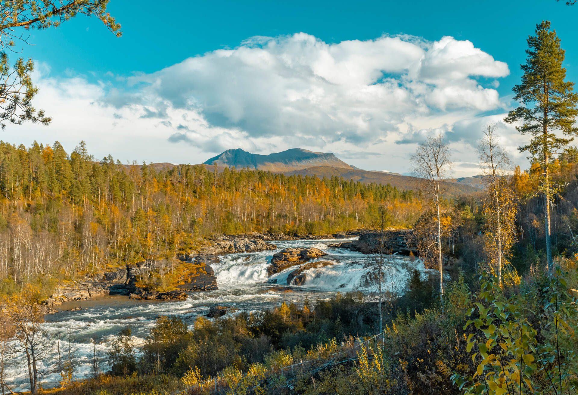 DEST_NORWAY_Målselvfossen_Waterfall_GettyImages-1178412048