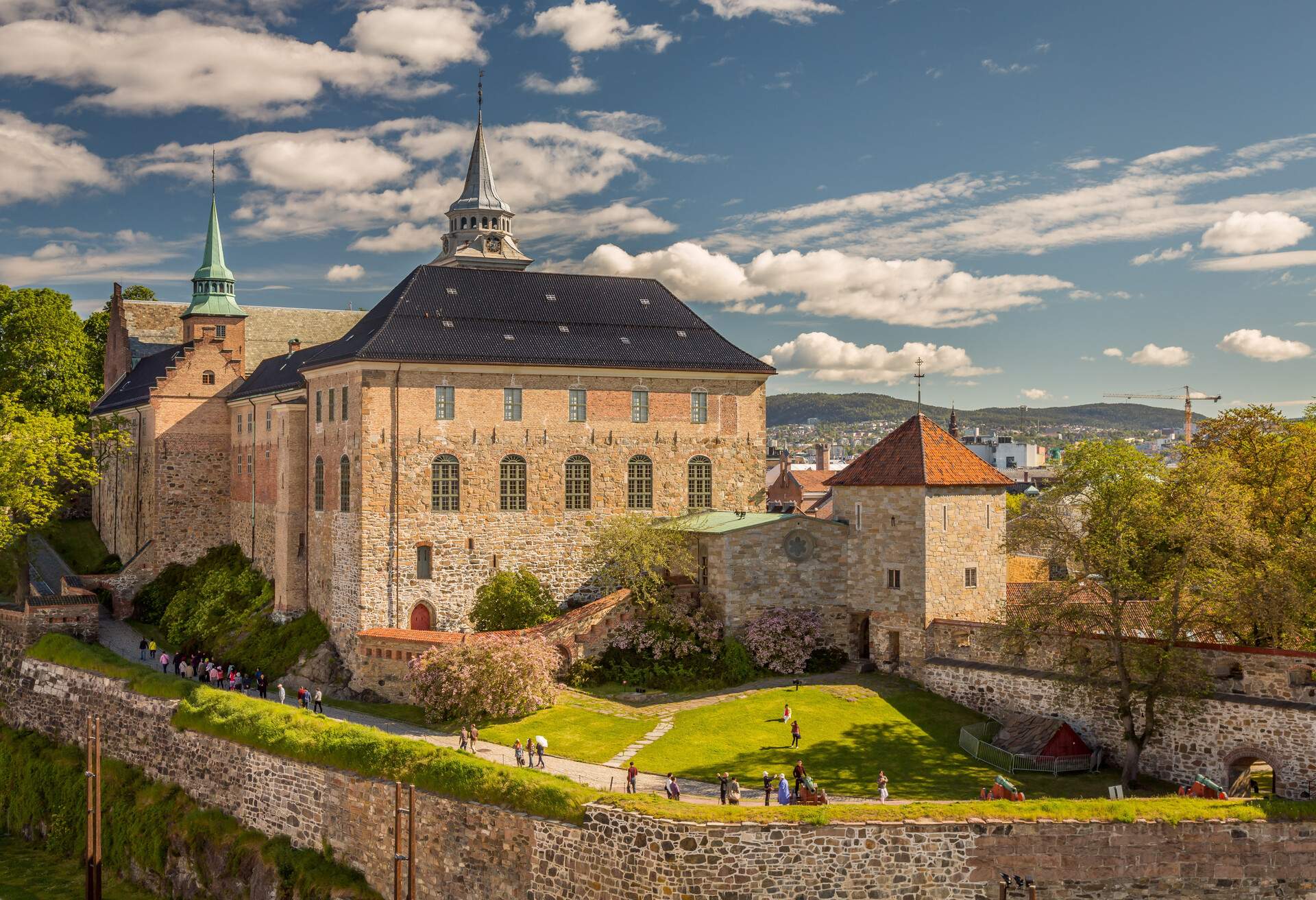 DEST_NORWAY_OSLO_Akershus-festning_shutterstock-portfolio_553892116