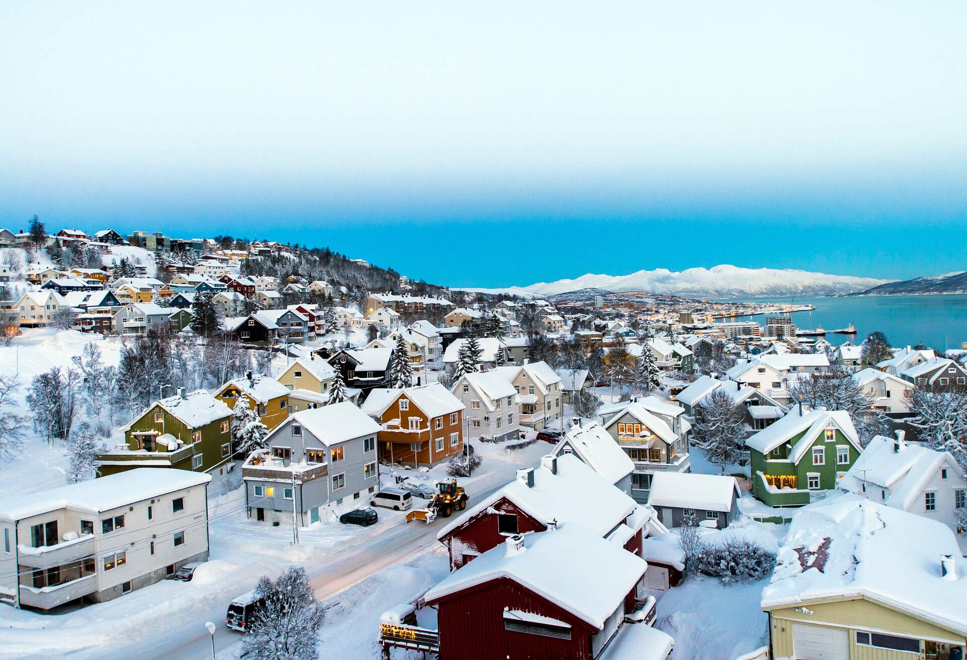 DEST_NORWAY_TROMSO-shutterstock-premier_770587144