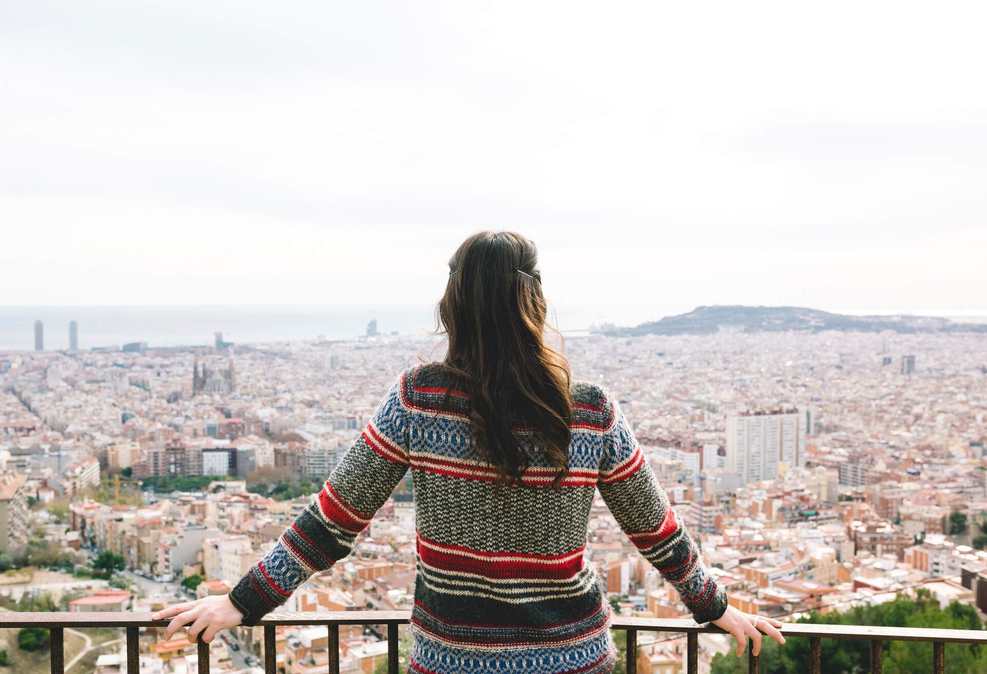 SPAIN_BARCELONA_TURO-DE-LA-ROVIRA_VIEW_WOMAN