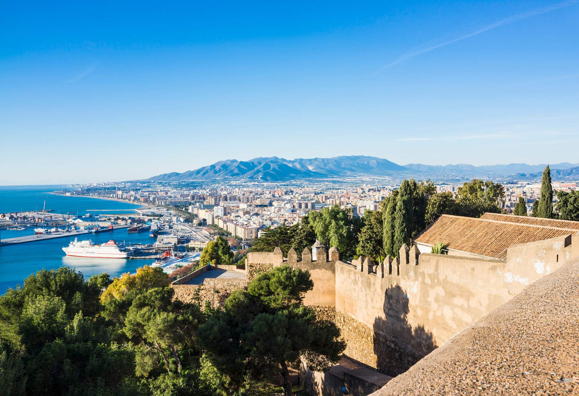 DEST_SPAIN_MALAGA_Gibralfaro_ Castle_GettyImages-647095713