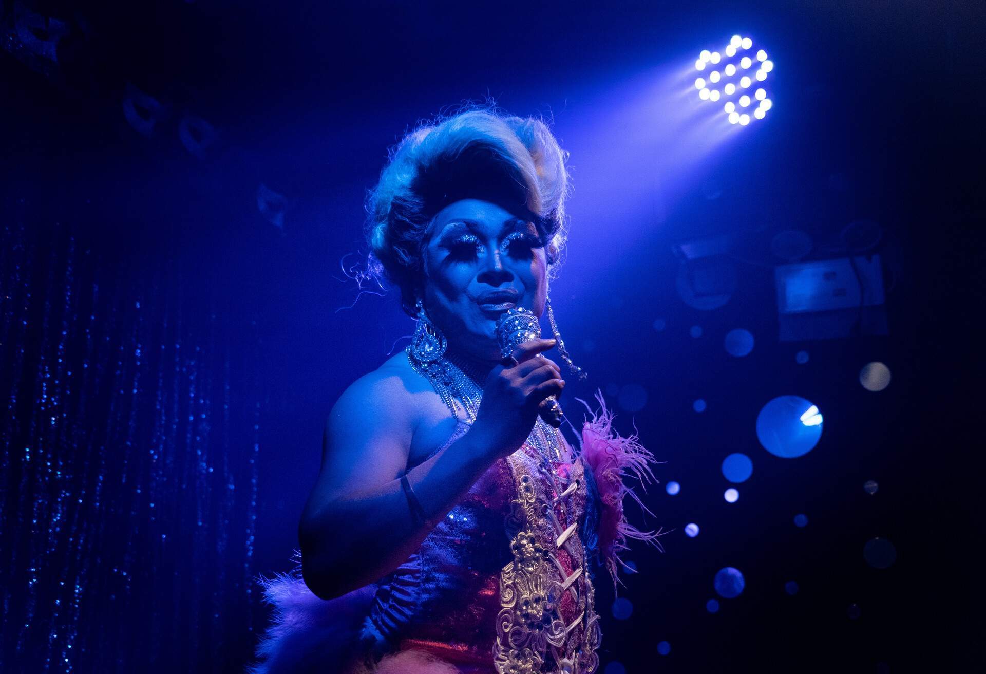 CABARET_SHOW_PEOPLE_DRAG_QUEEN