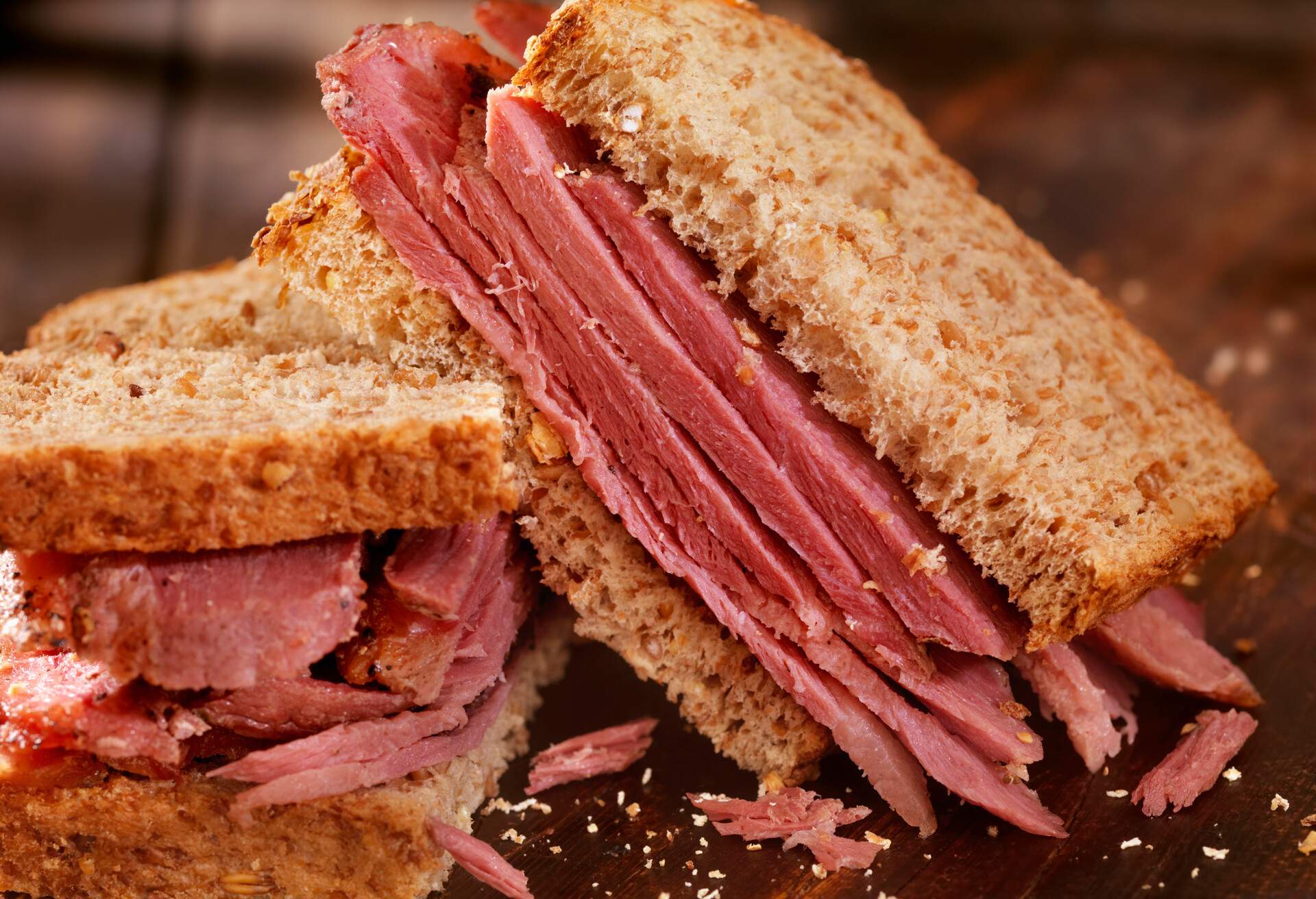 FOOD_CANADIAN_MONTREAL_SMOKED_MEAT_SANDWICH