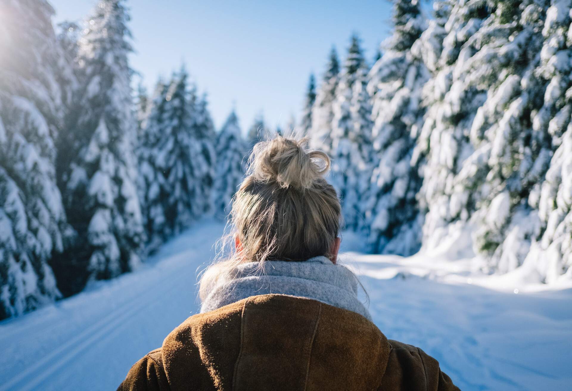 WINTER_GERMANY_WOMAN_IN_FOREST